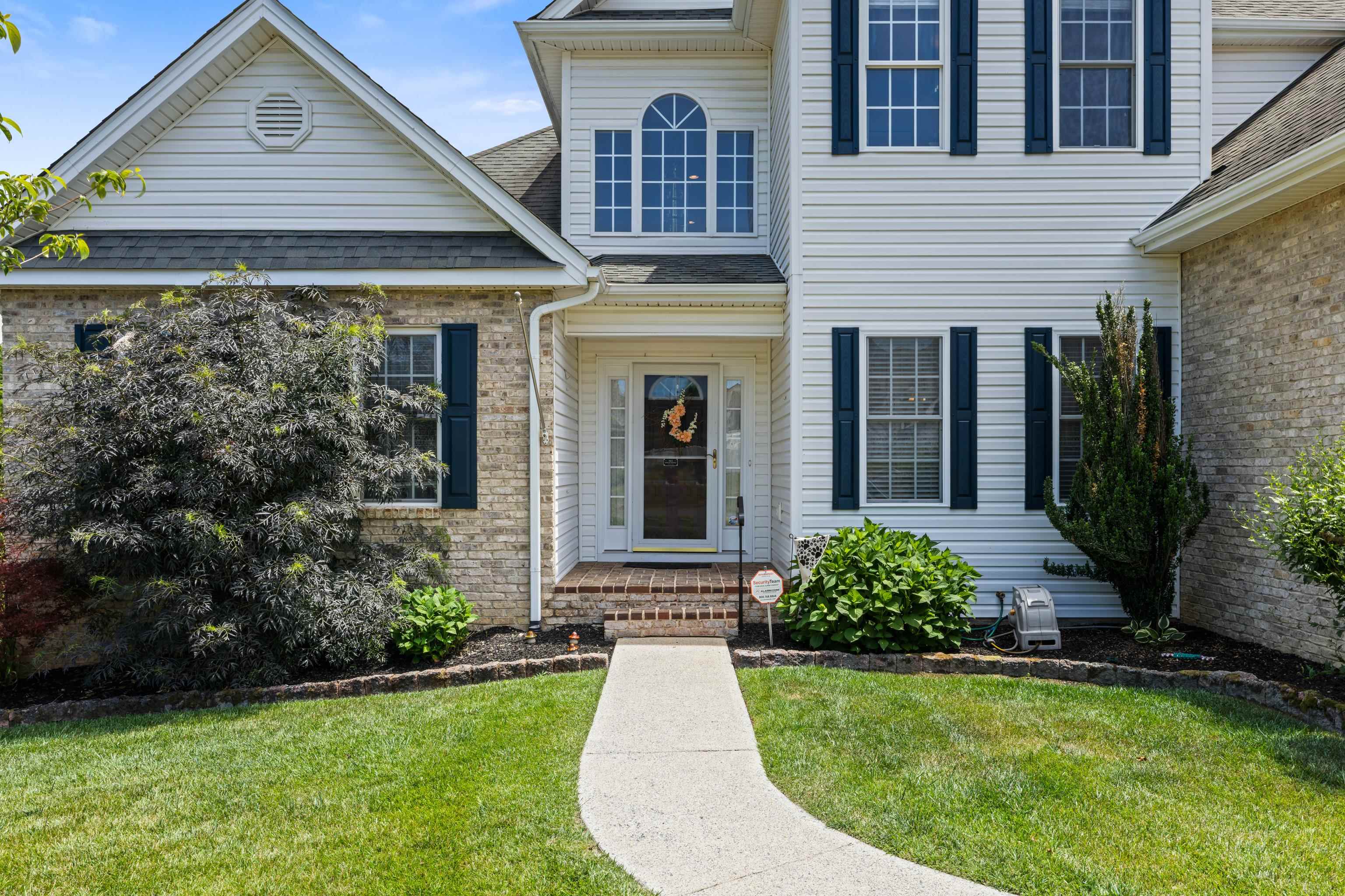 287 KENSINGTON DR