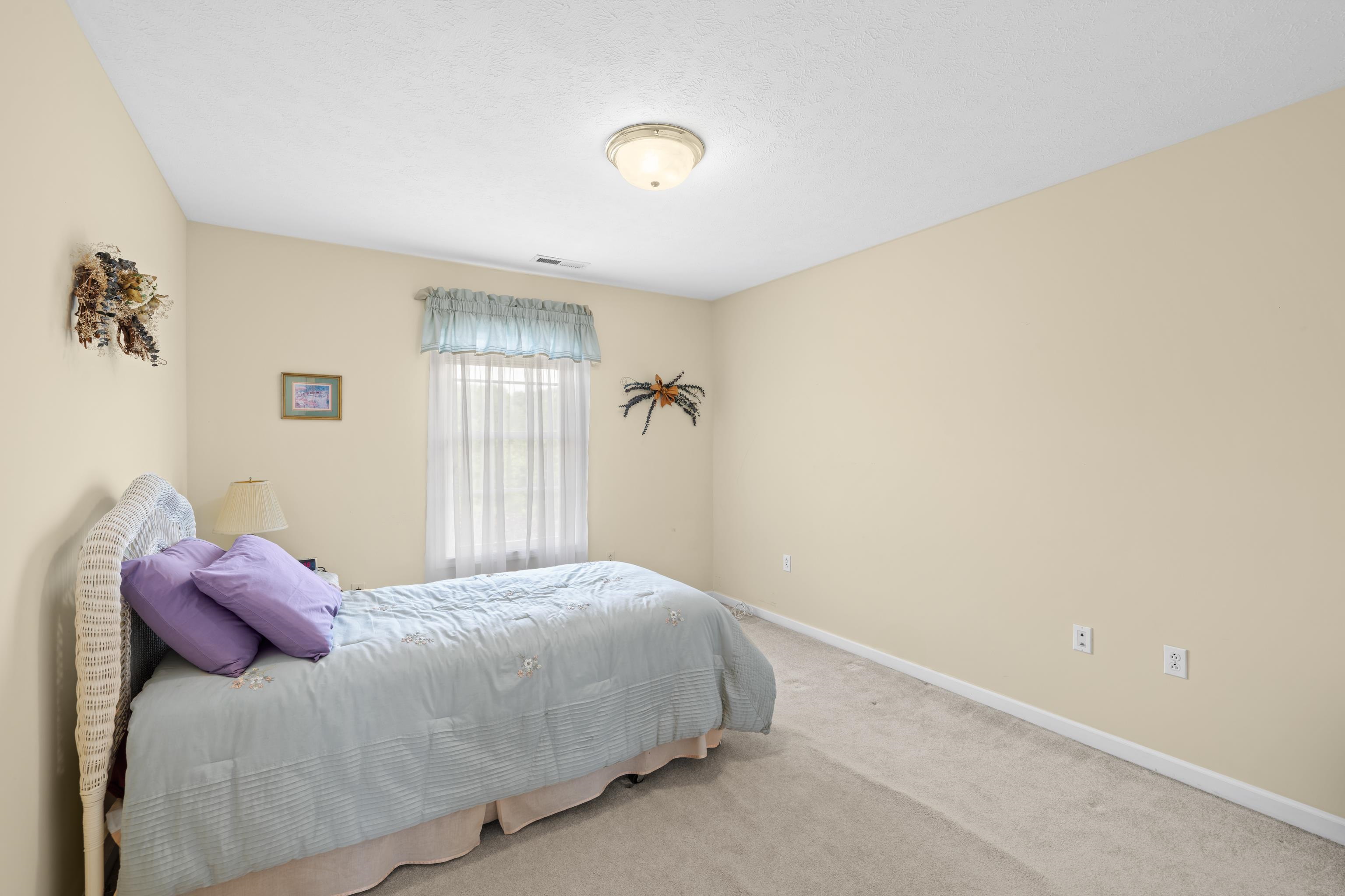 287 KENSINGTON DR