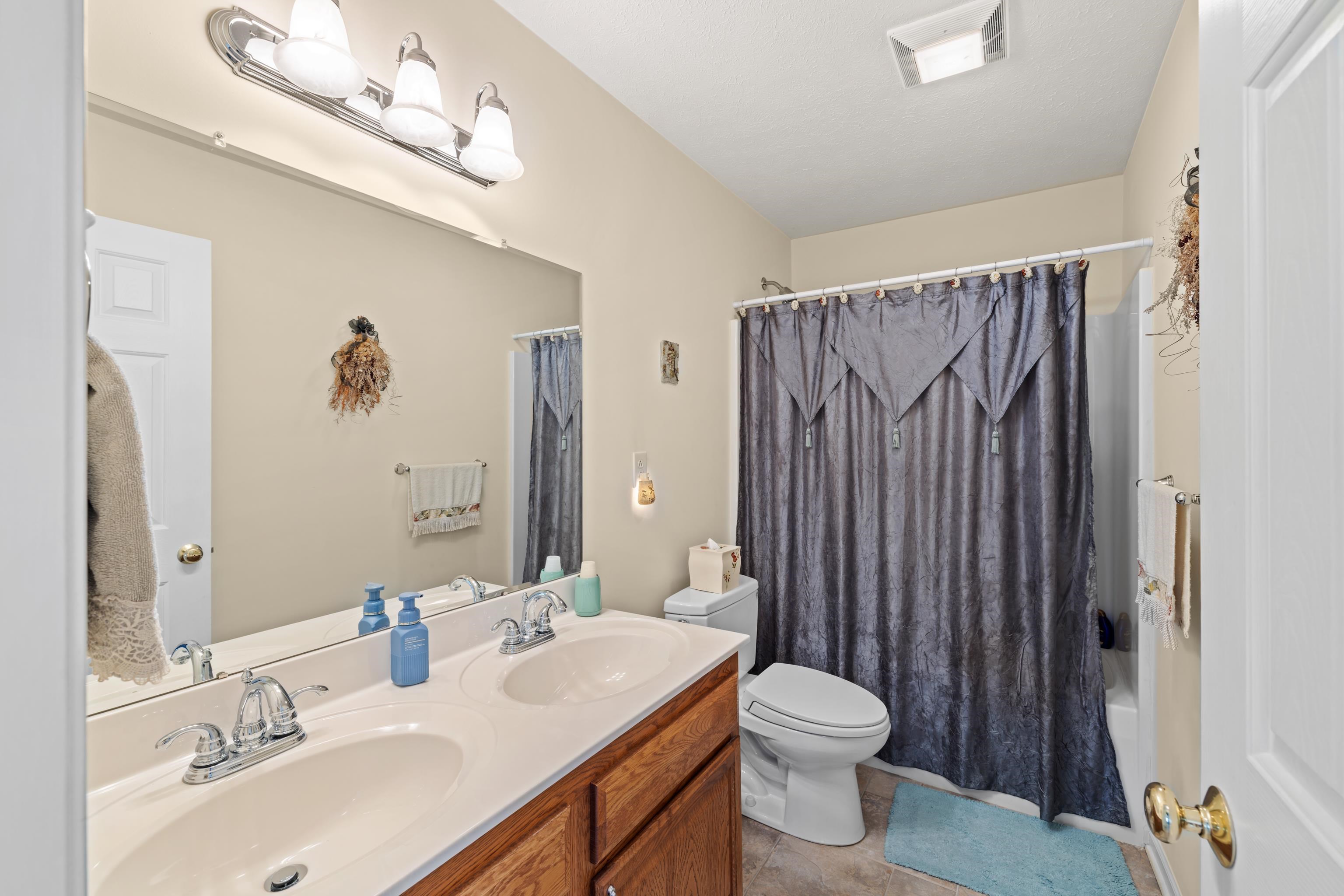 287 KENSINGTON DR