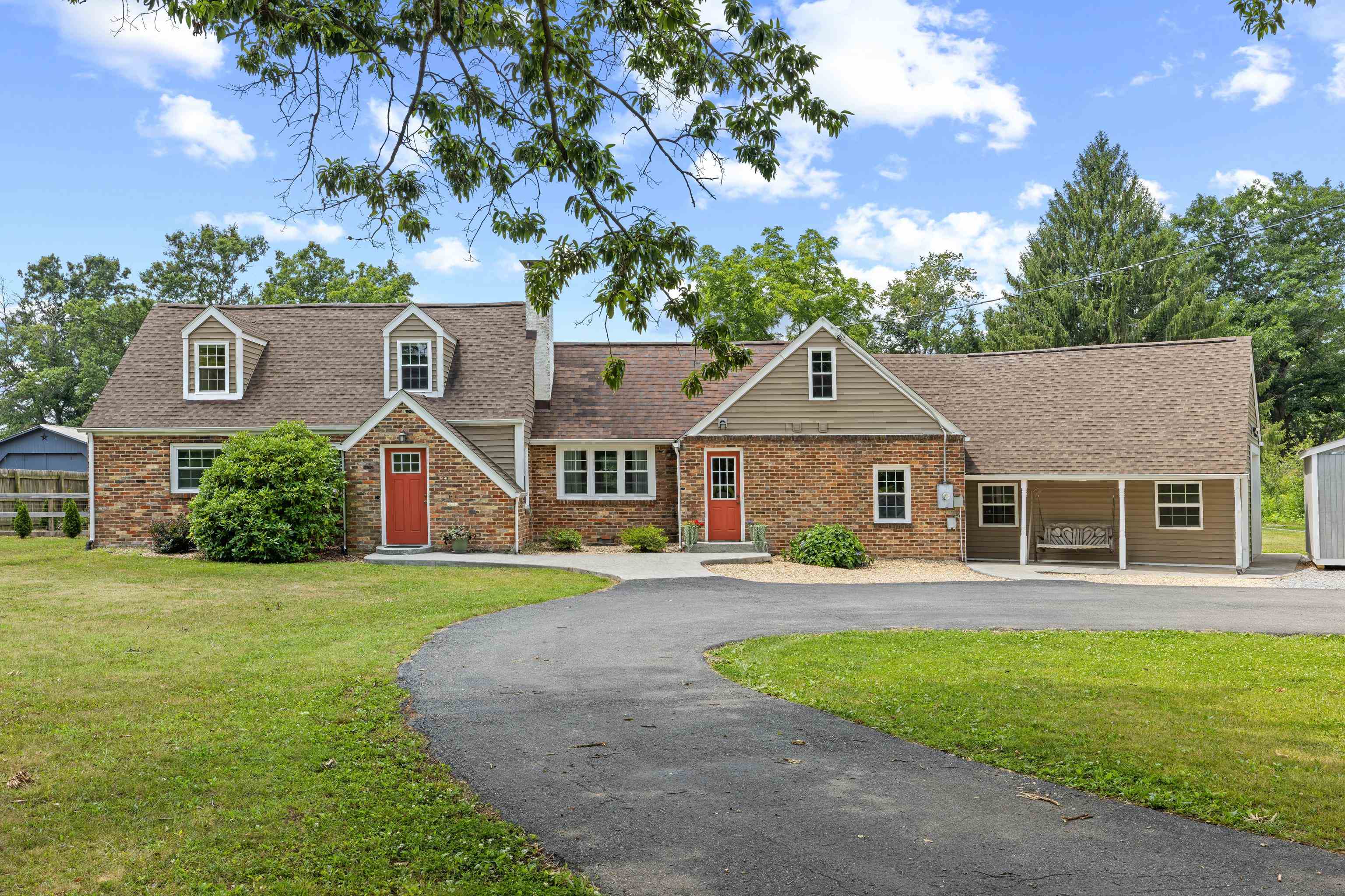 2645 LYNDHURST RD