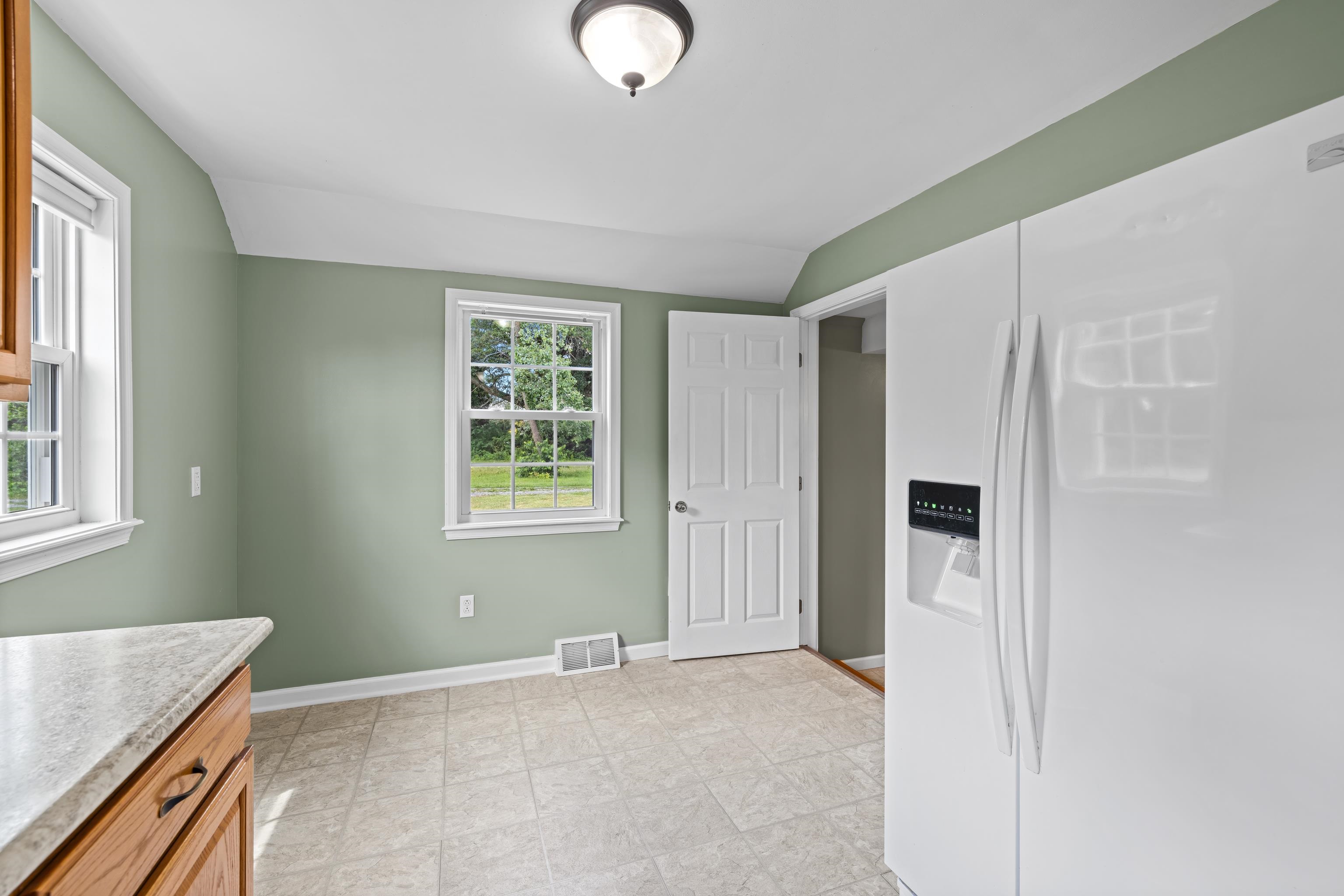 2645 LYNDHURST RD