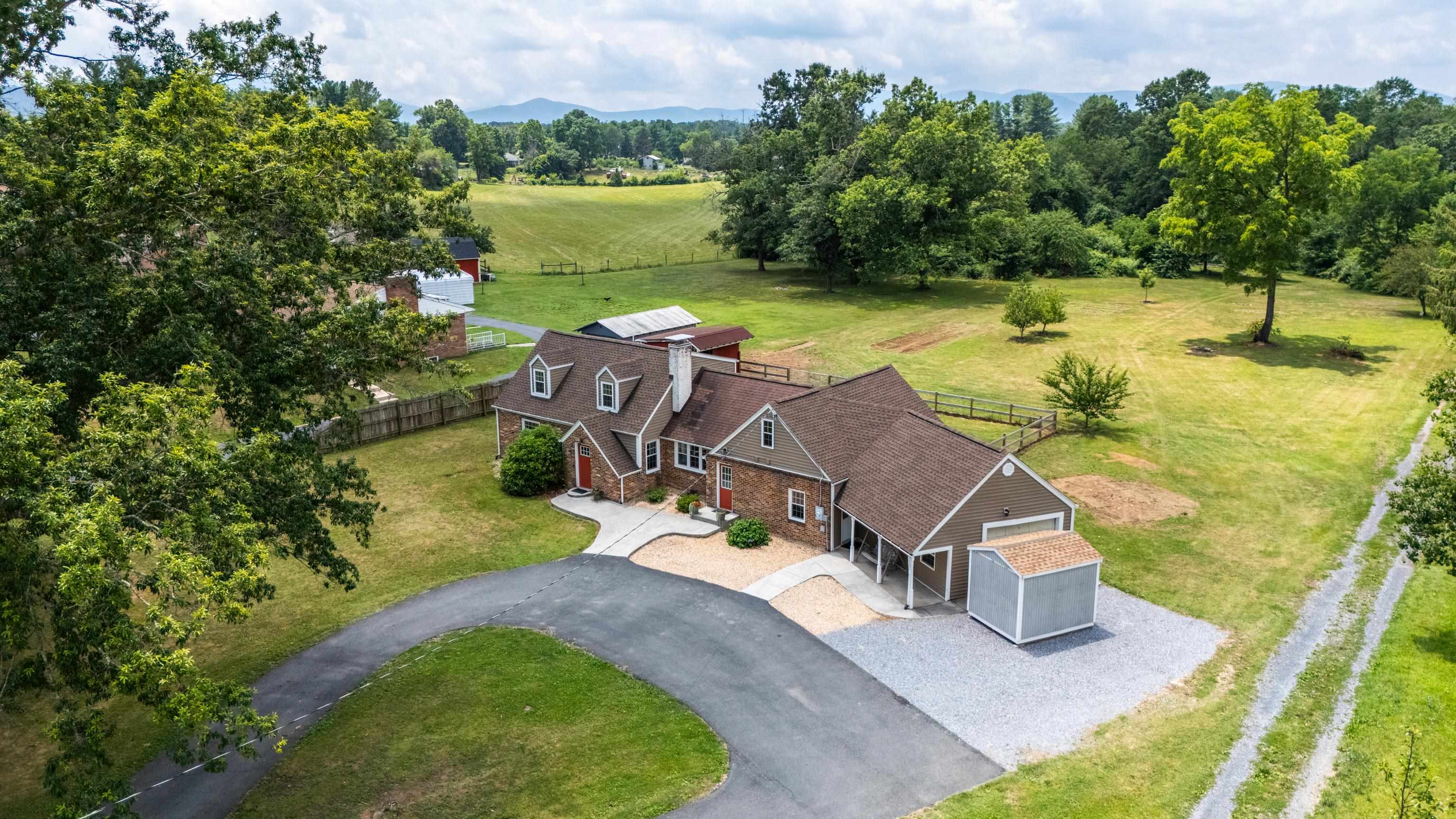 2645 LYNDHURST RD