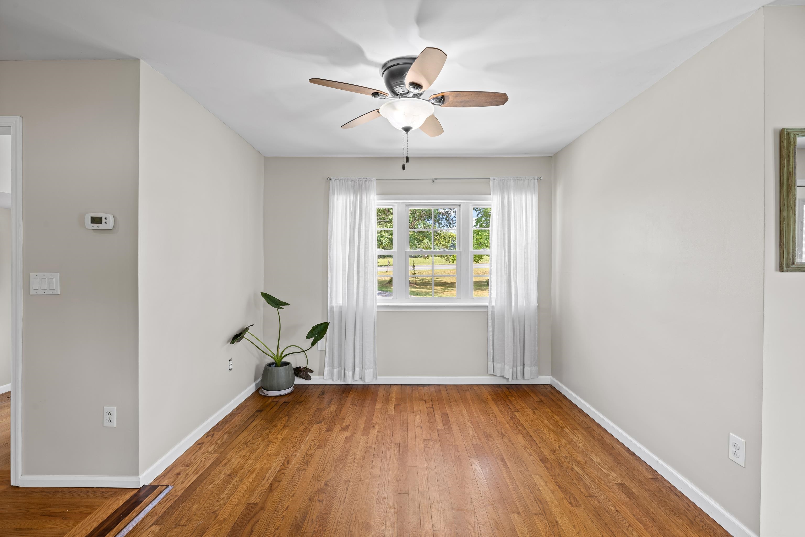 2645 LYNDHURST RD