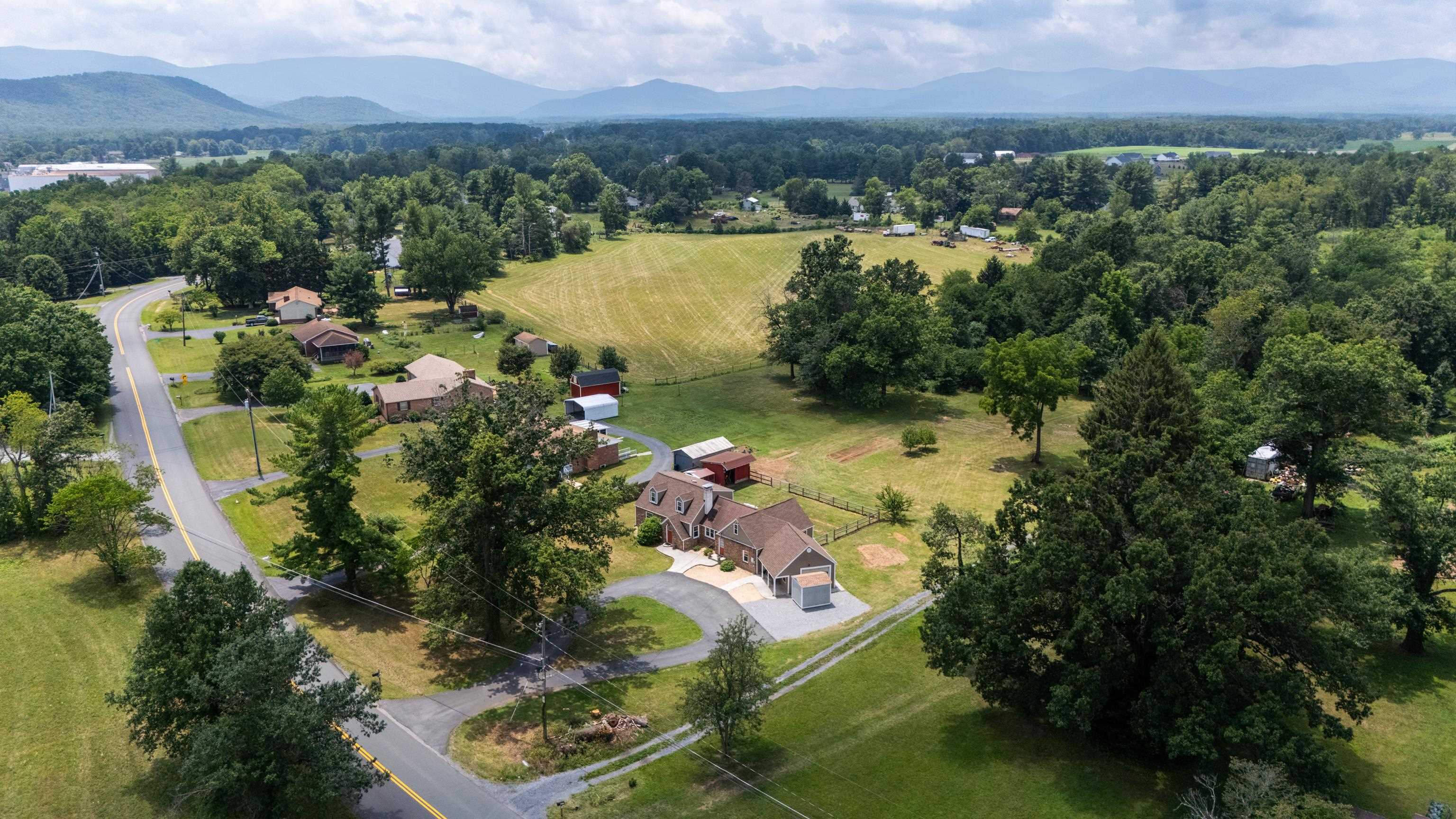 2645 LYNDHURST RD