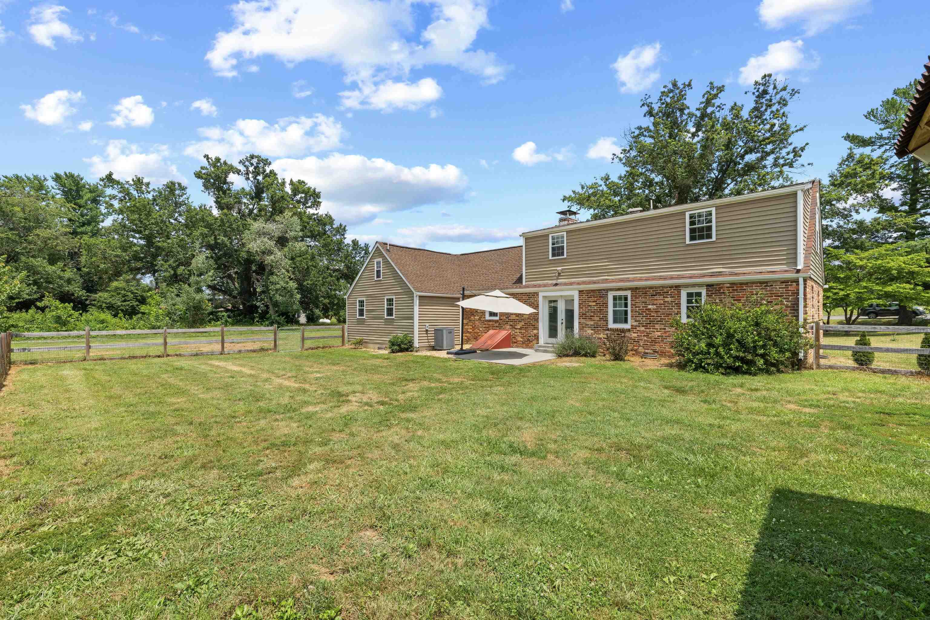 2645 LYNDHURST RD