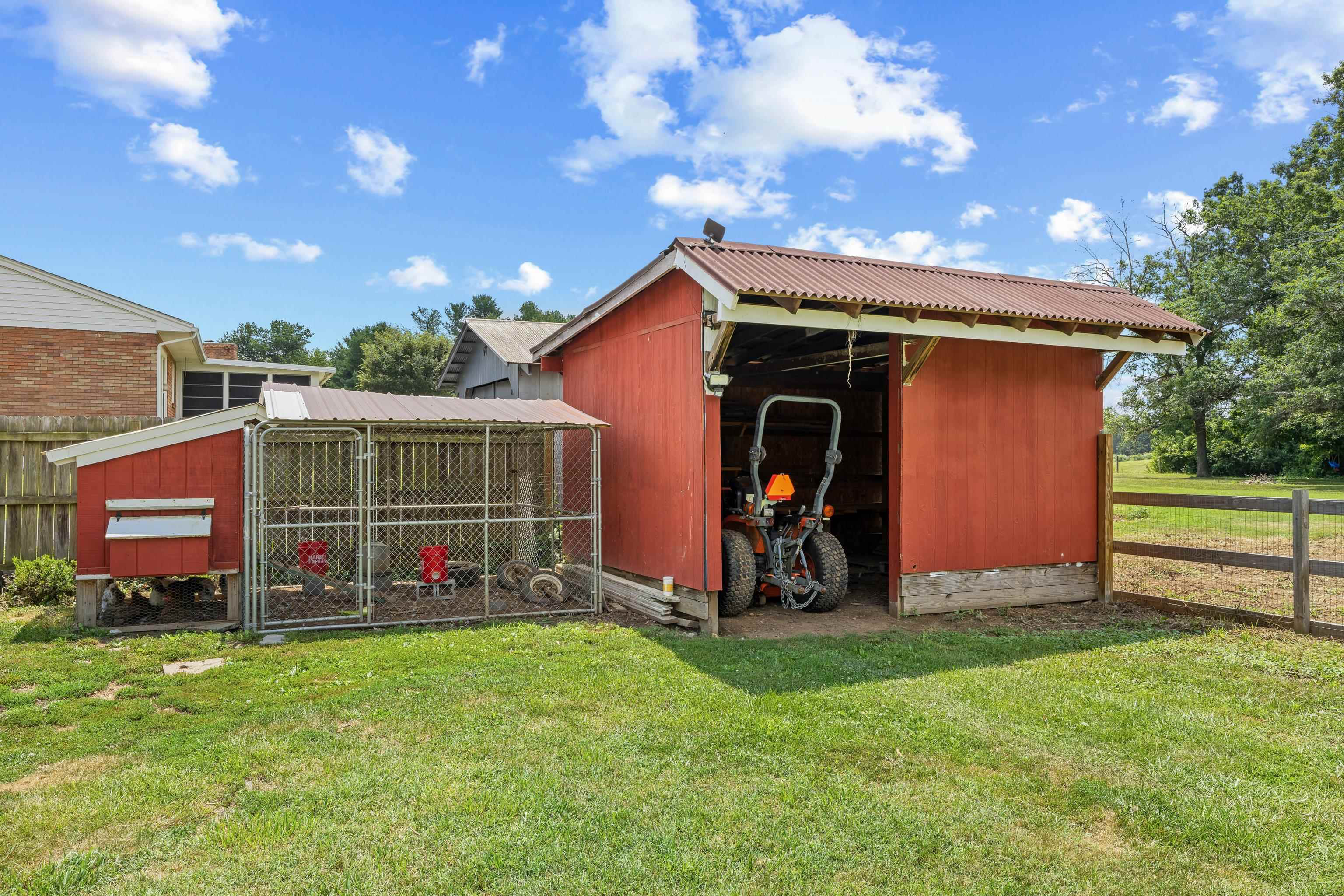 2645 LYNDHURST RD