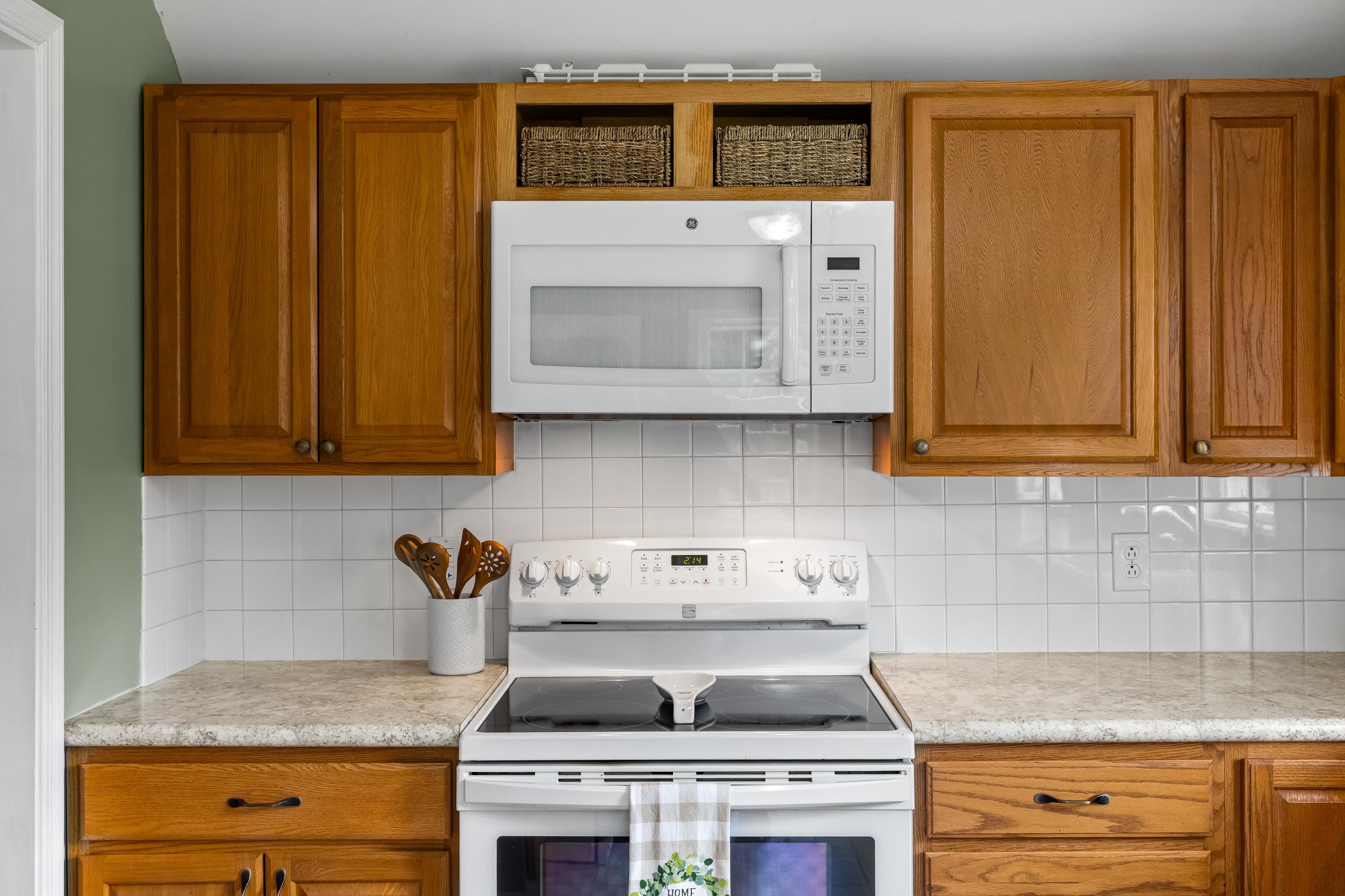 2645 LYNDHURST RD