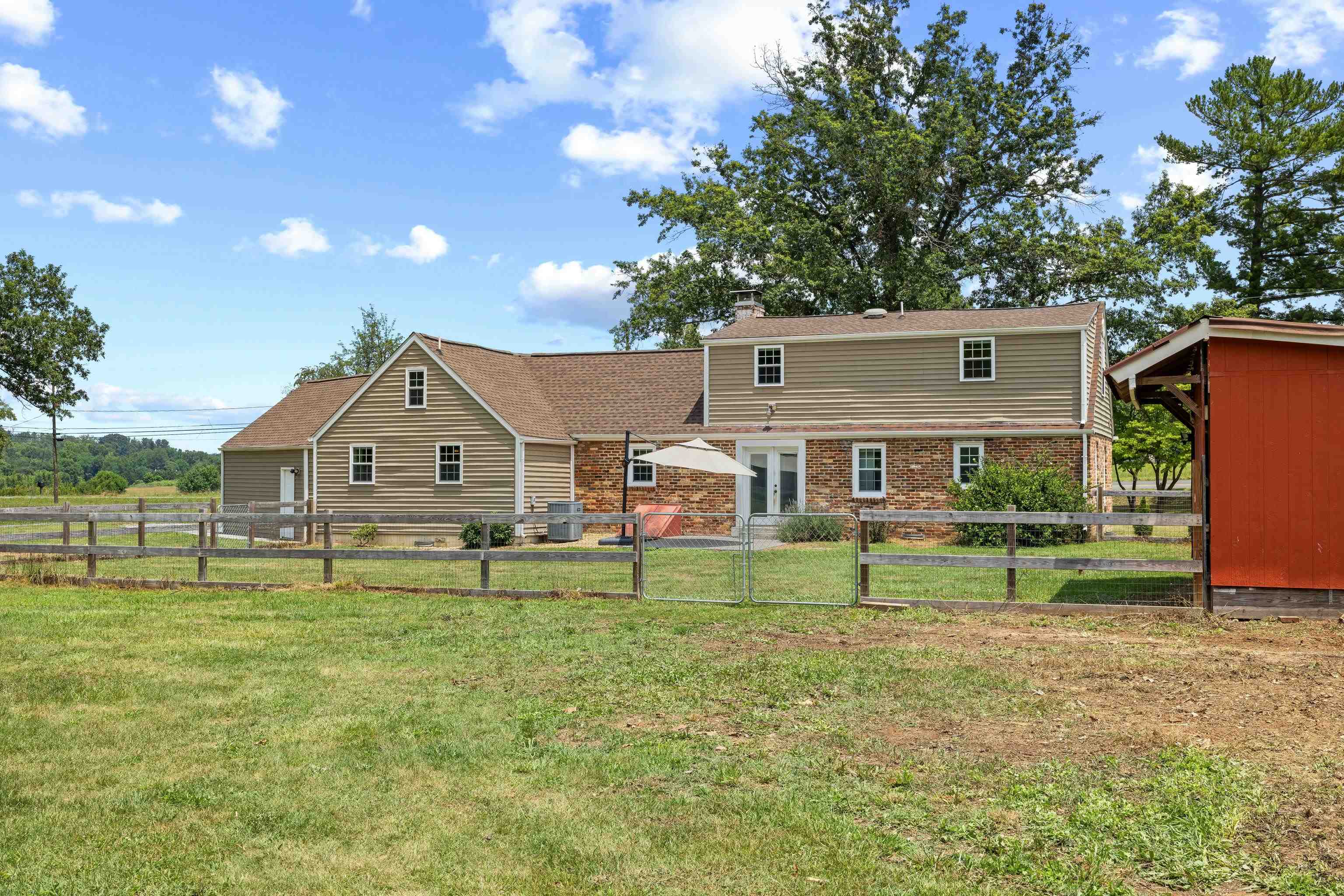 2645 LYNDHURST RD