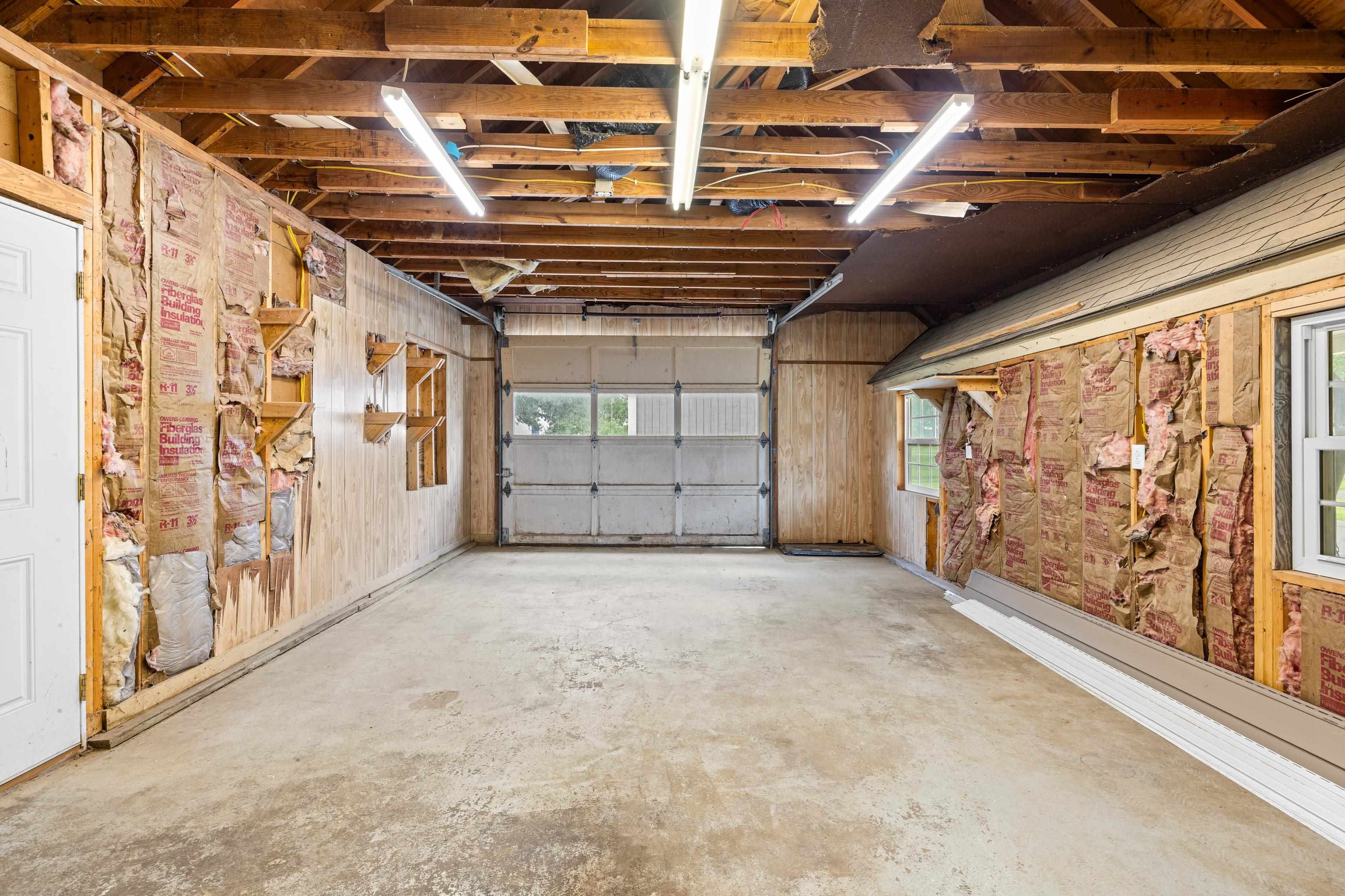 2645 LYNDHURST RD