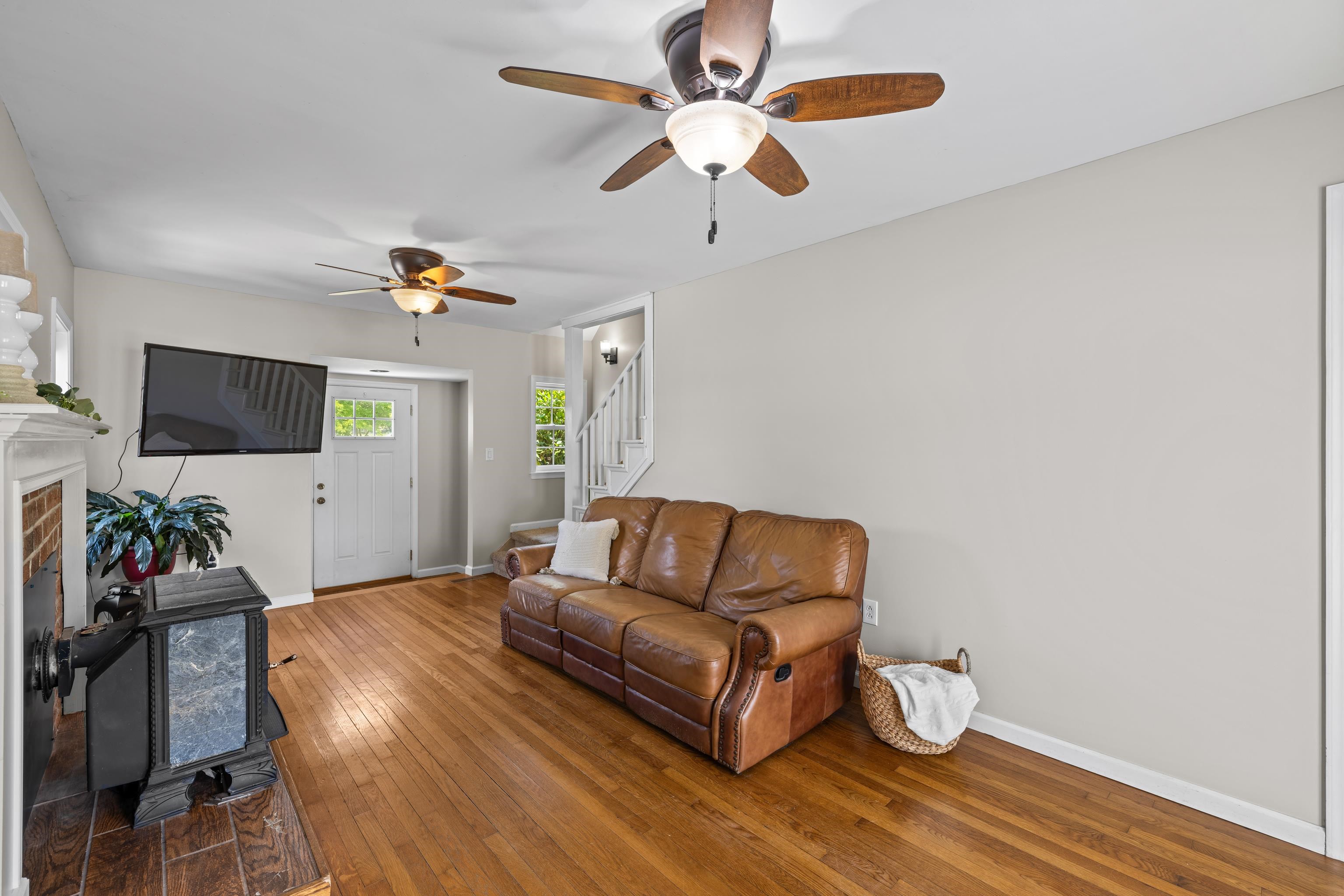 2645 LYNDHURST RD