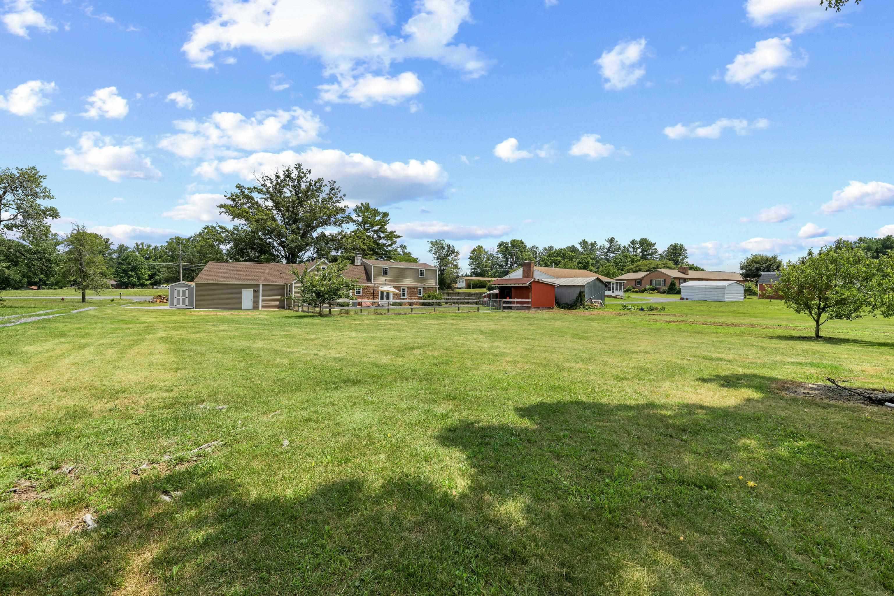 2645 LYNDHURST RD