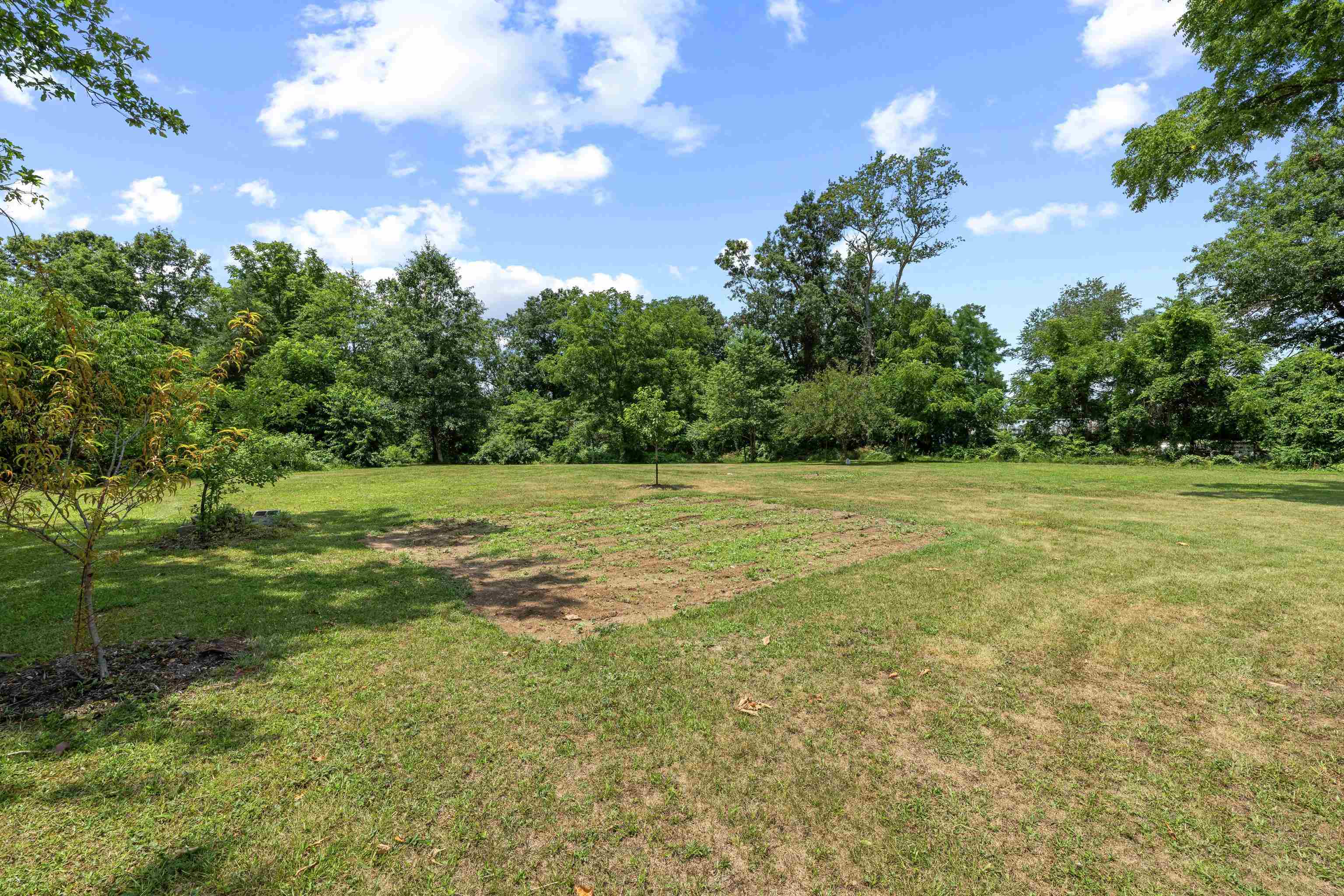 2645 LYNDHURST RD