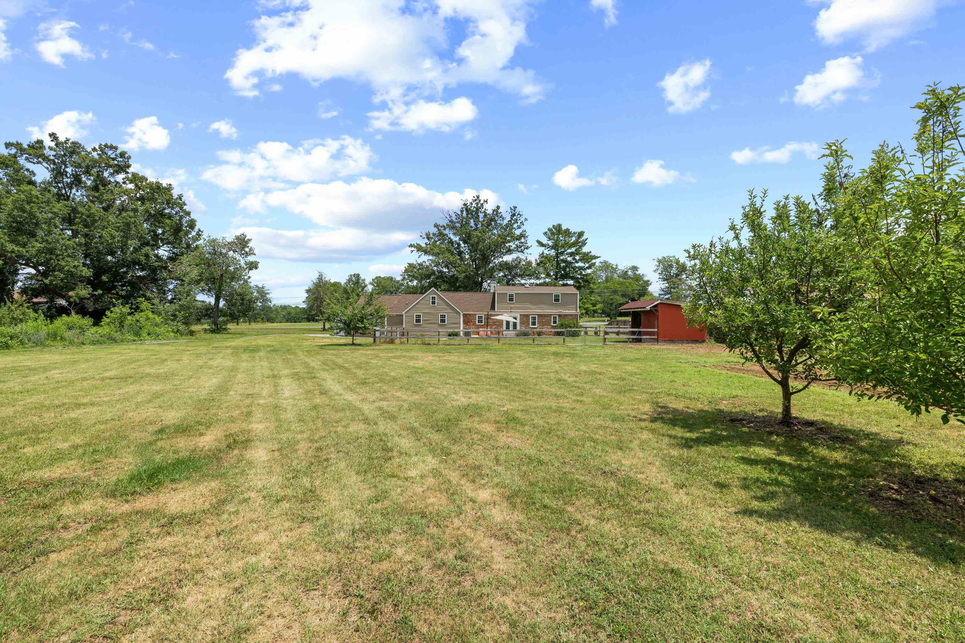 2645 LYNDHURST RD