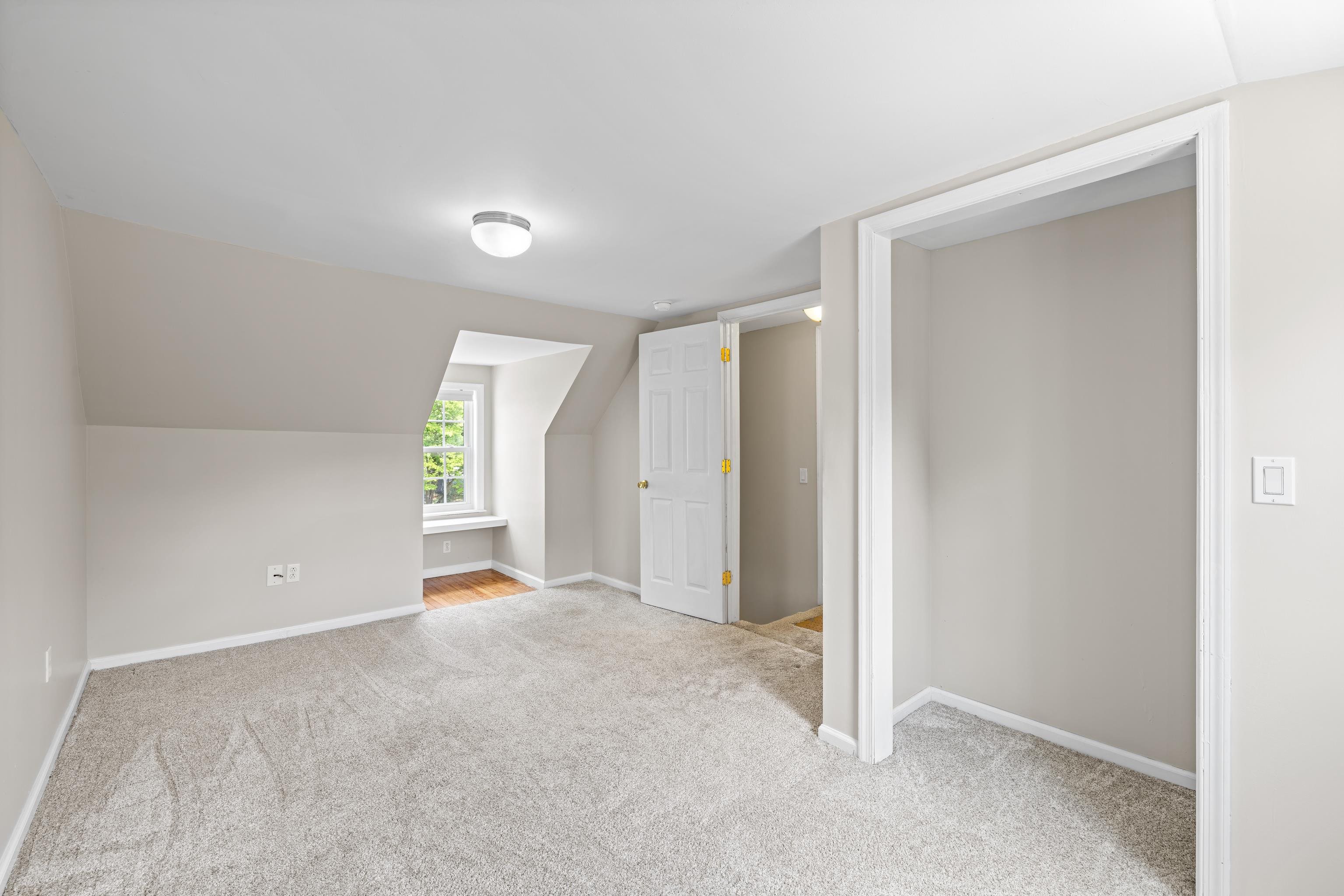 2645 LYNDHURST RD
