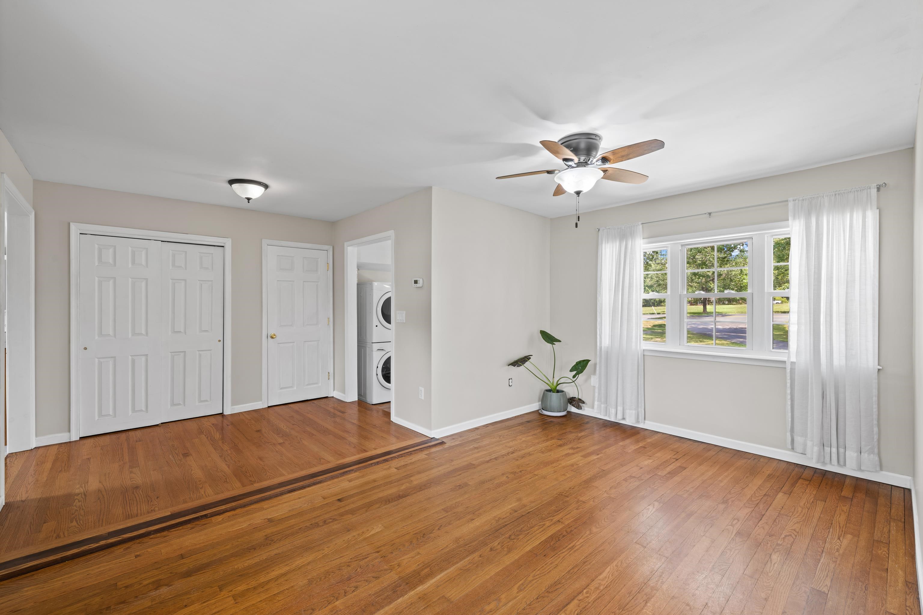 2645 LYNDHURST RD