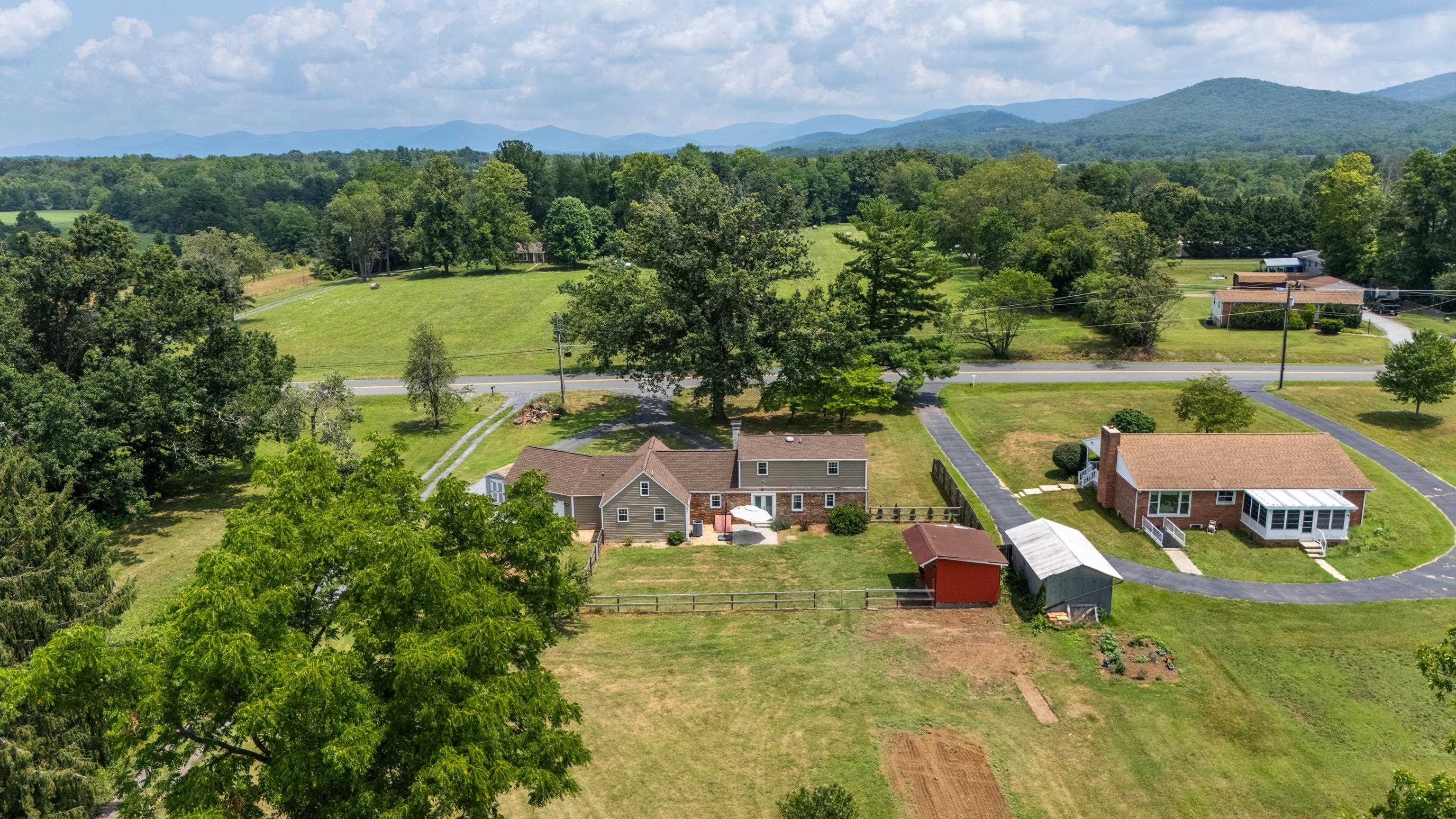 2645 LYNDHURST RD