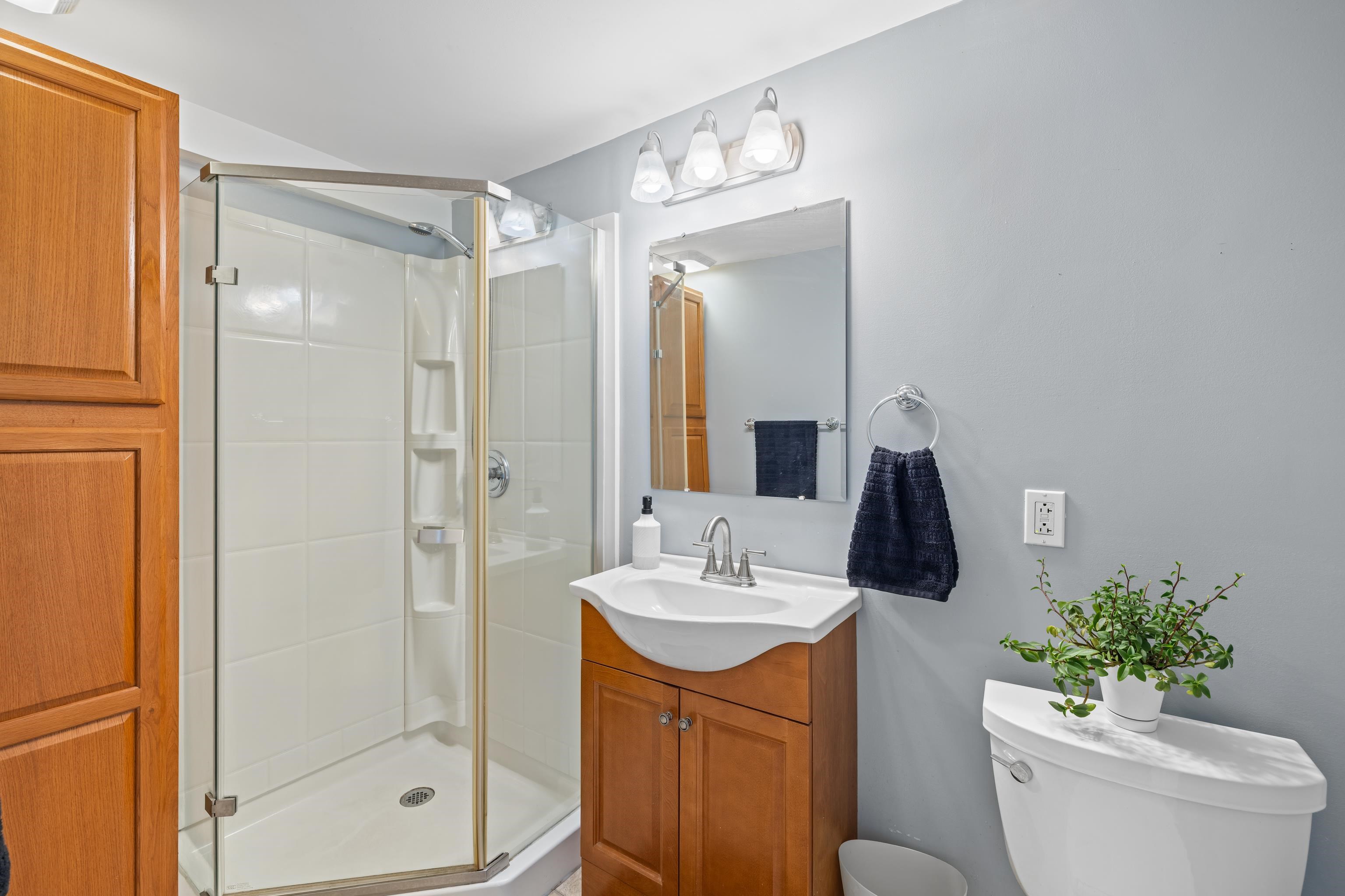 2645 LYNDHURST RD