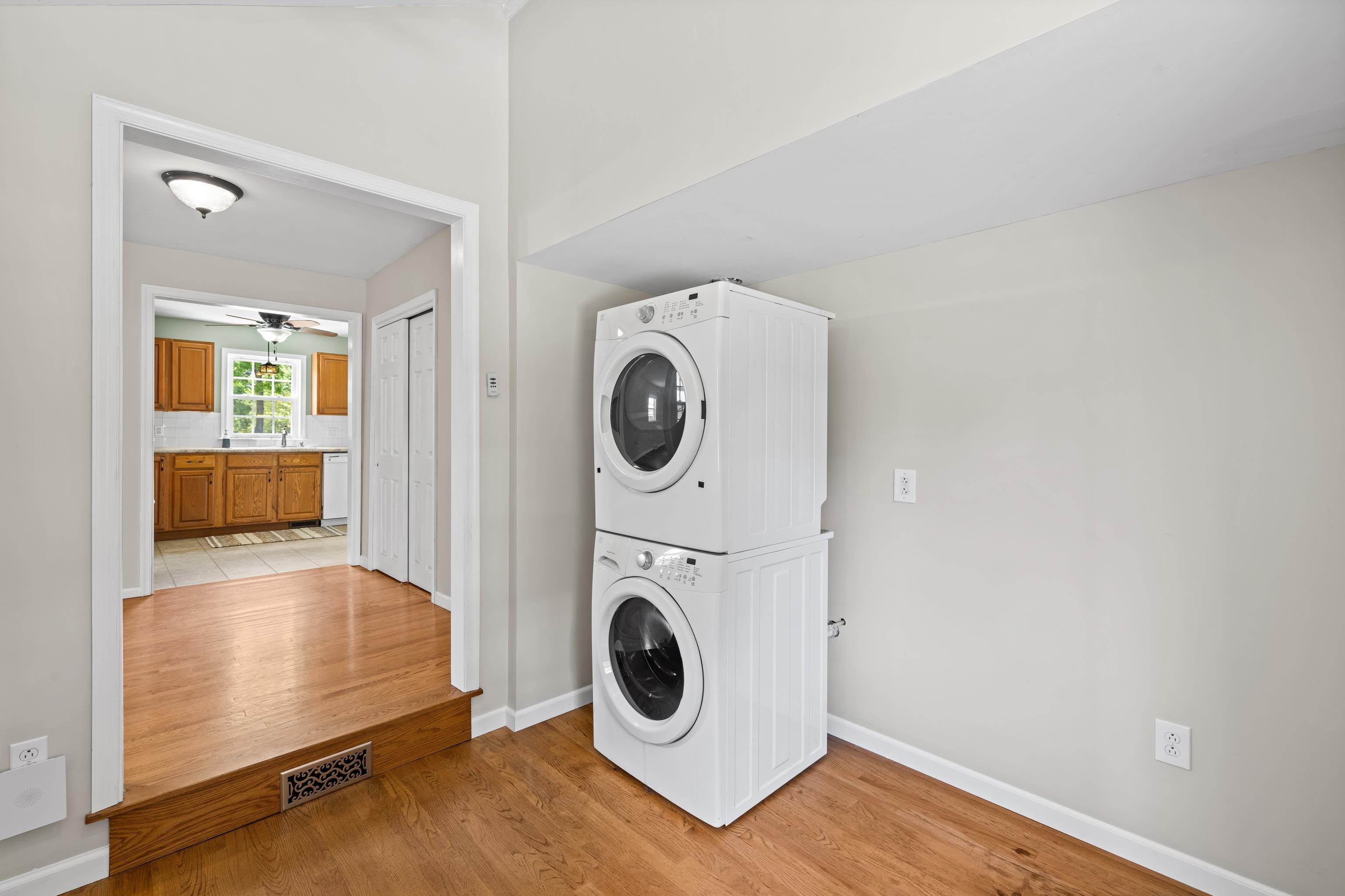 2645 LYNDHURST RD