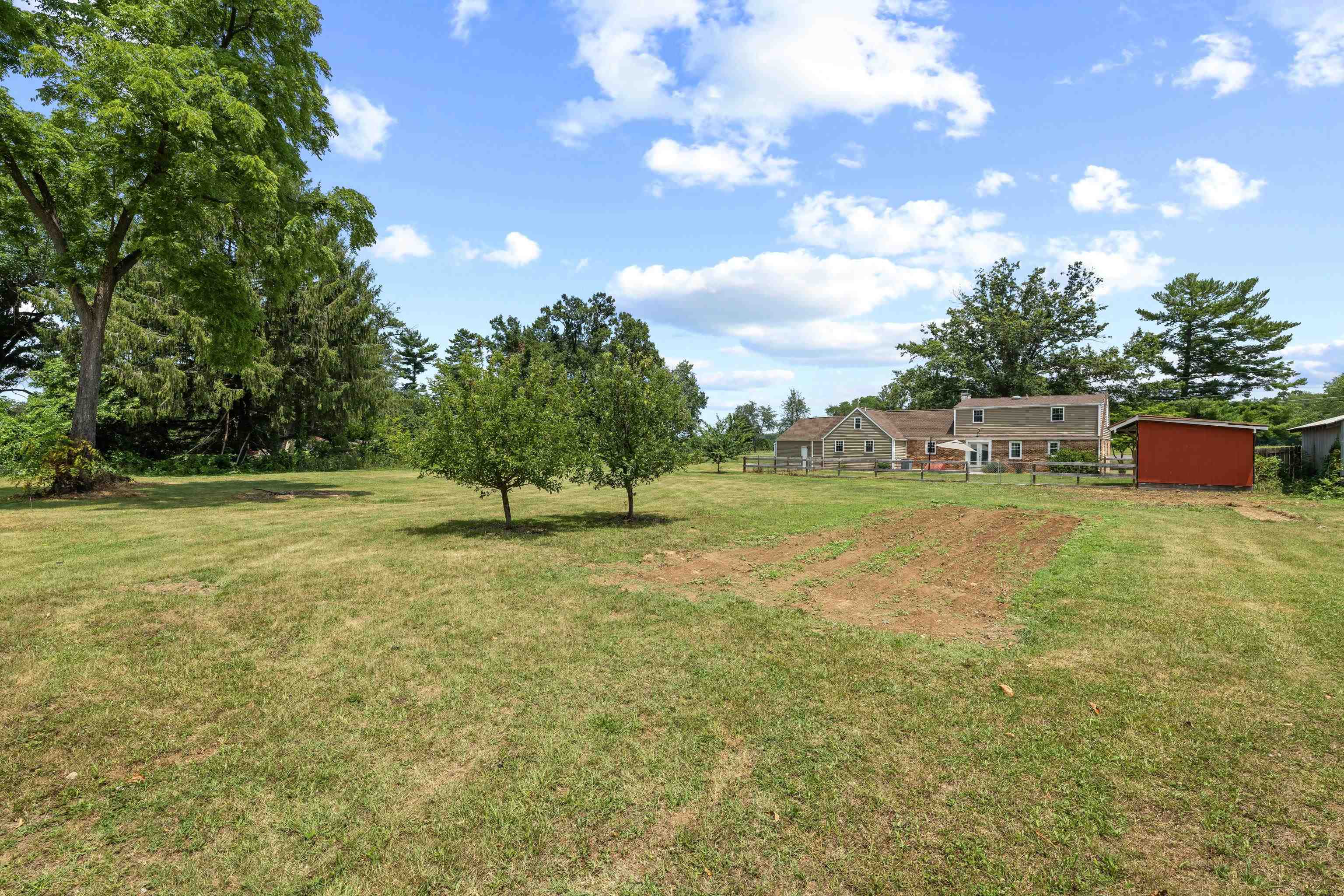 2645 LYNDHURST RD
