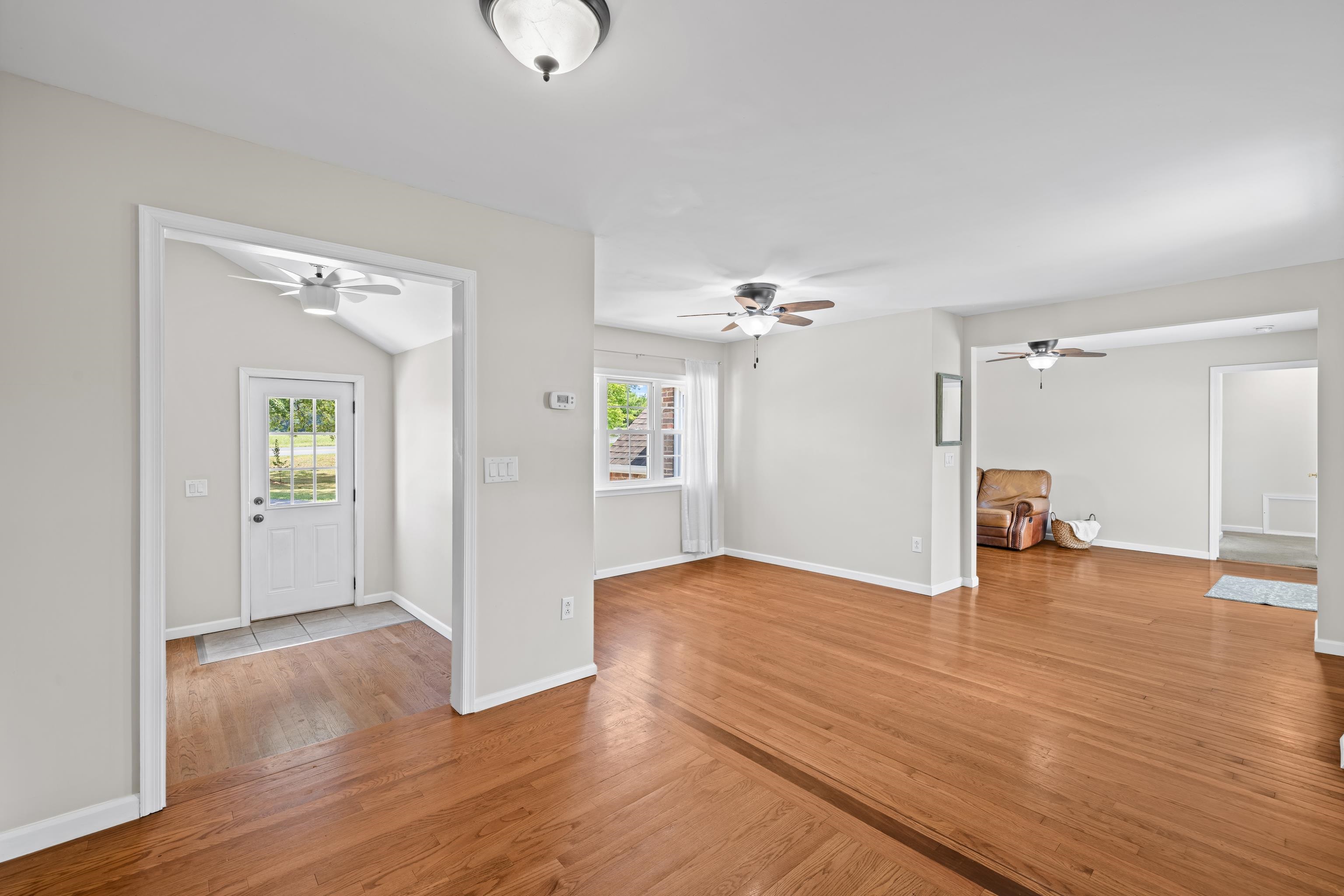 2645 LYNDHURST RD