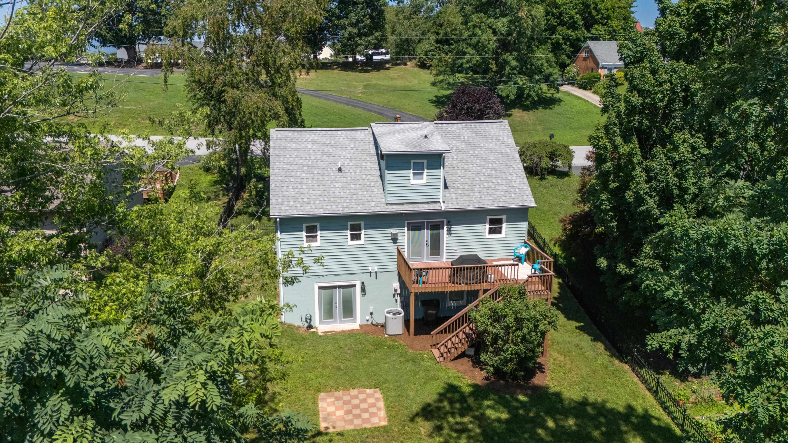 625 ESSEX DR