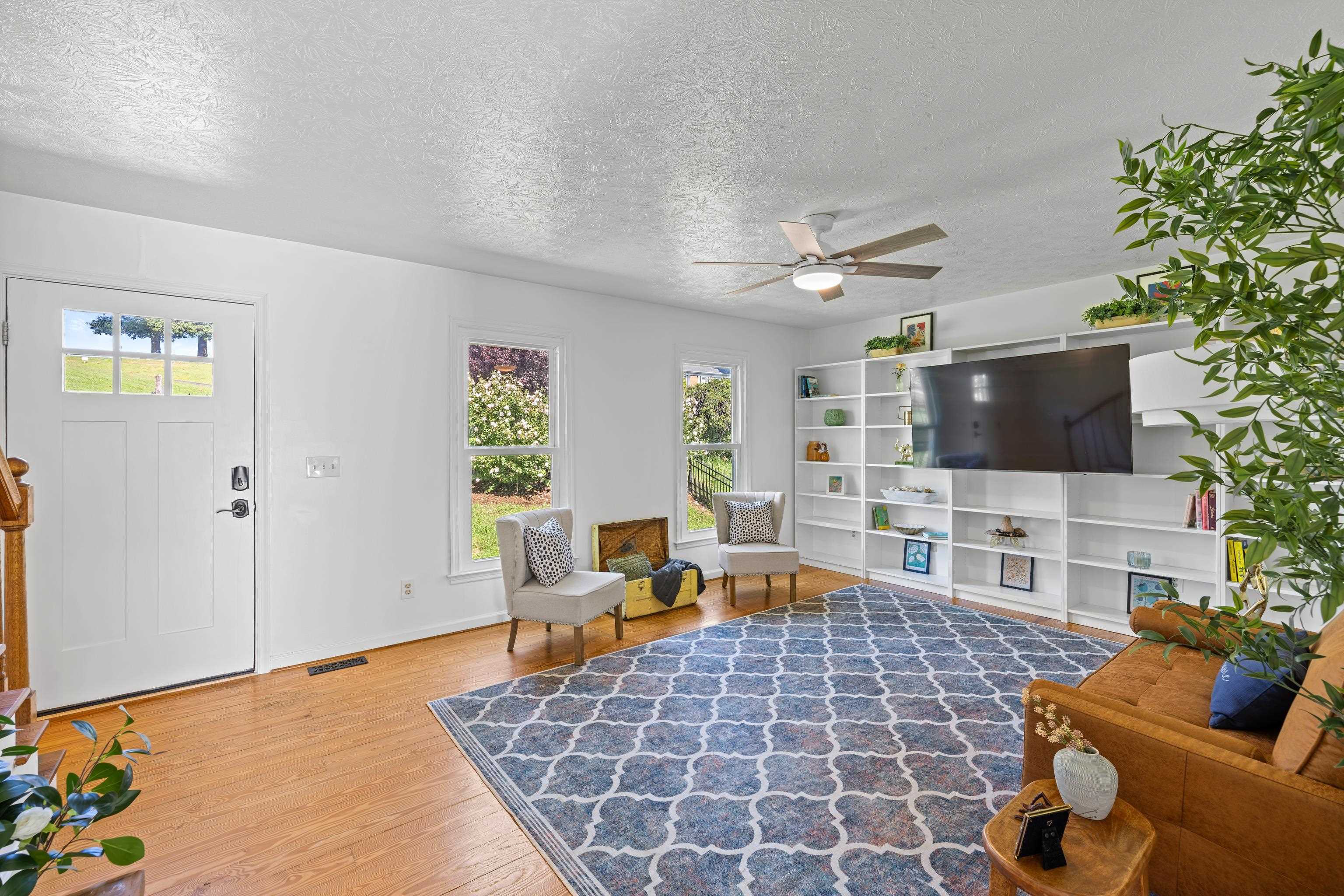625 ESSEX DR