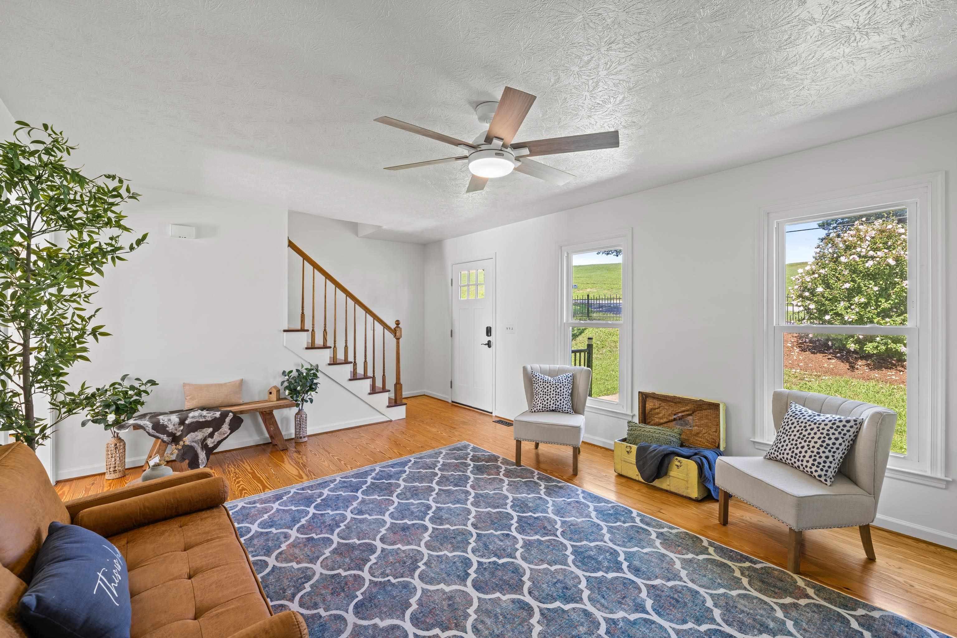 625 ESSEX DR