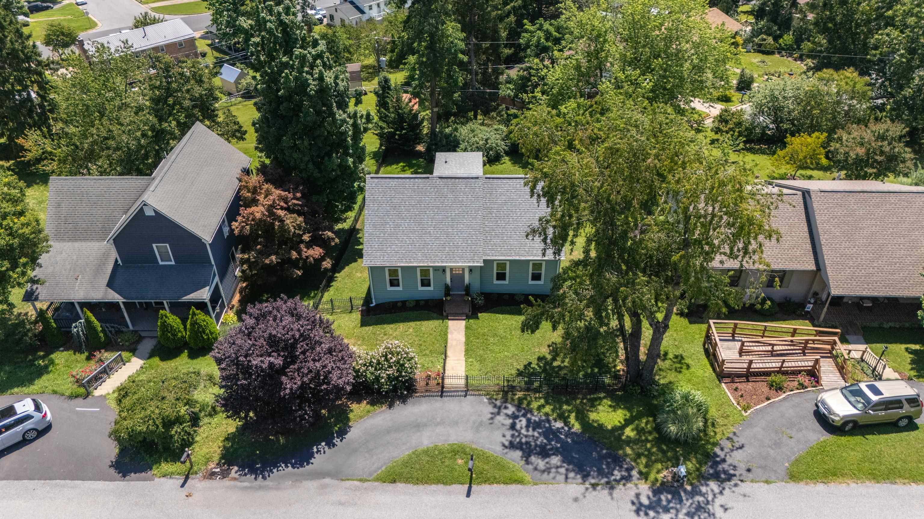 625 ESSEX DR