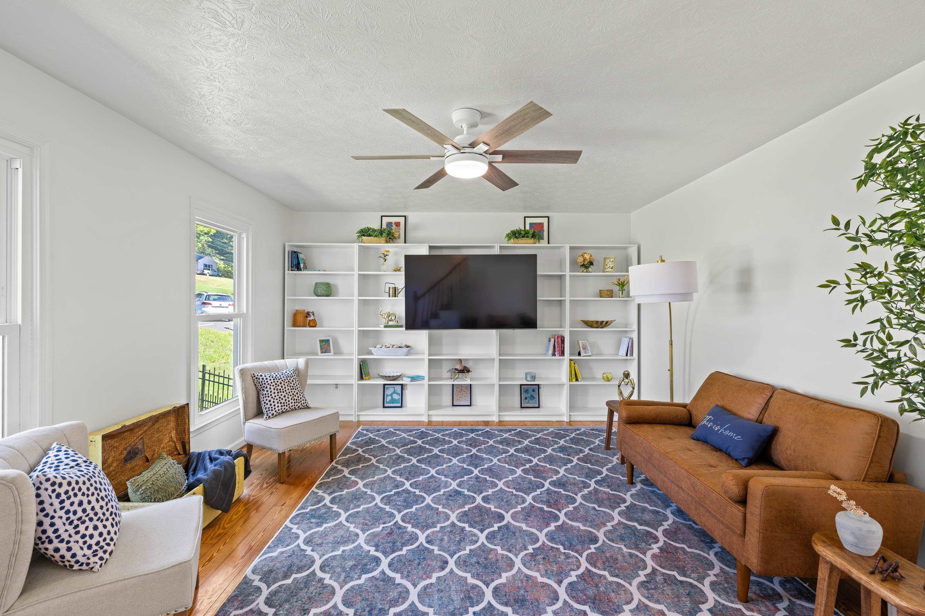 625 ESSEX DR