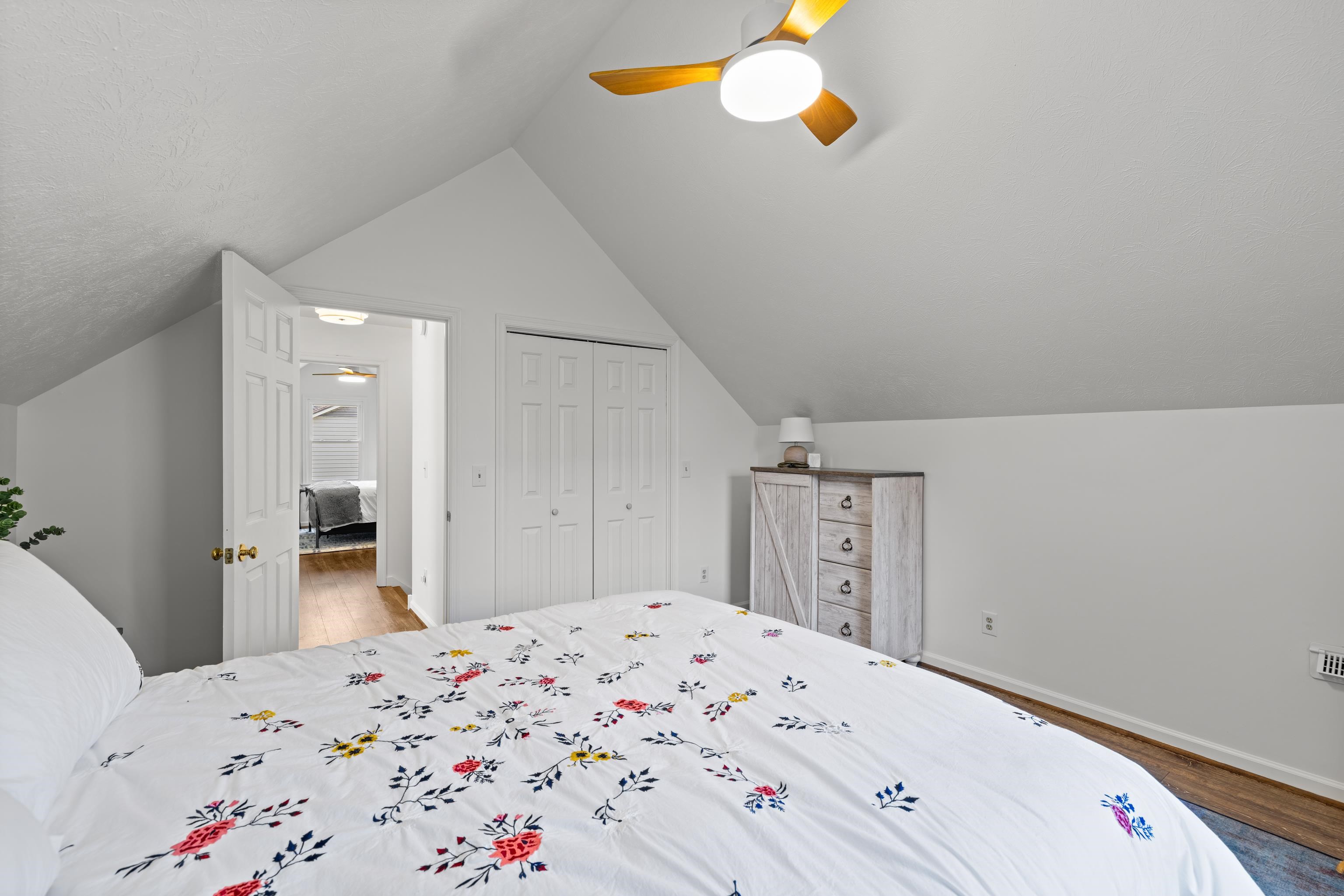 625 ESSEX DR