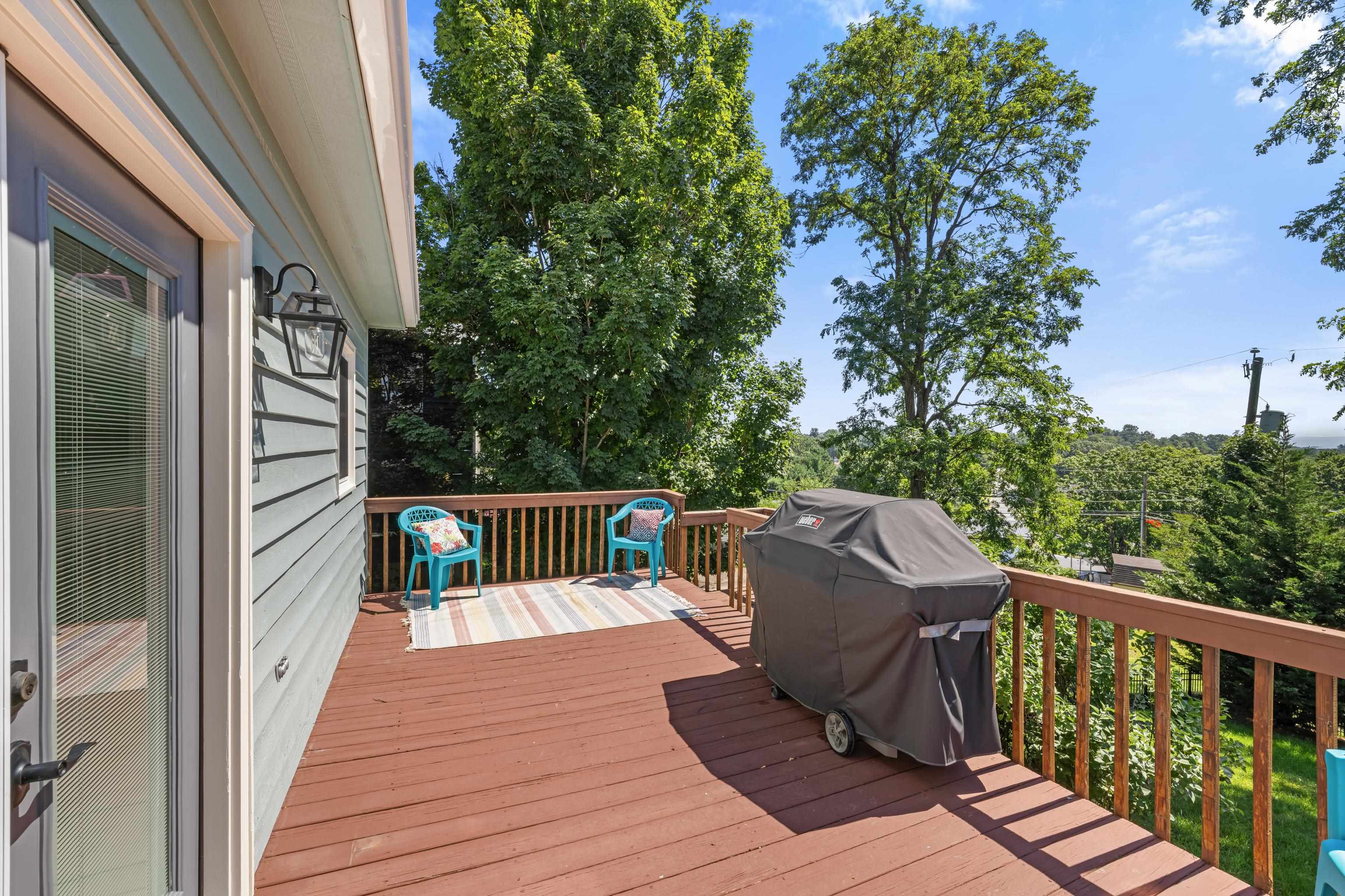 625 ESSEX DR