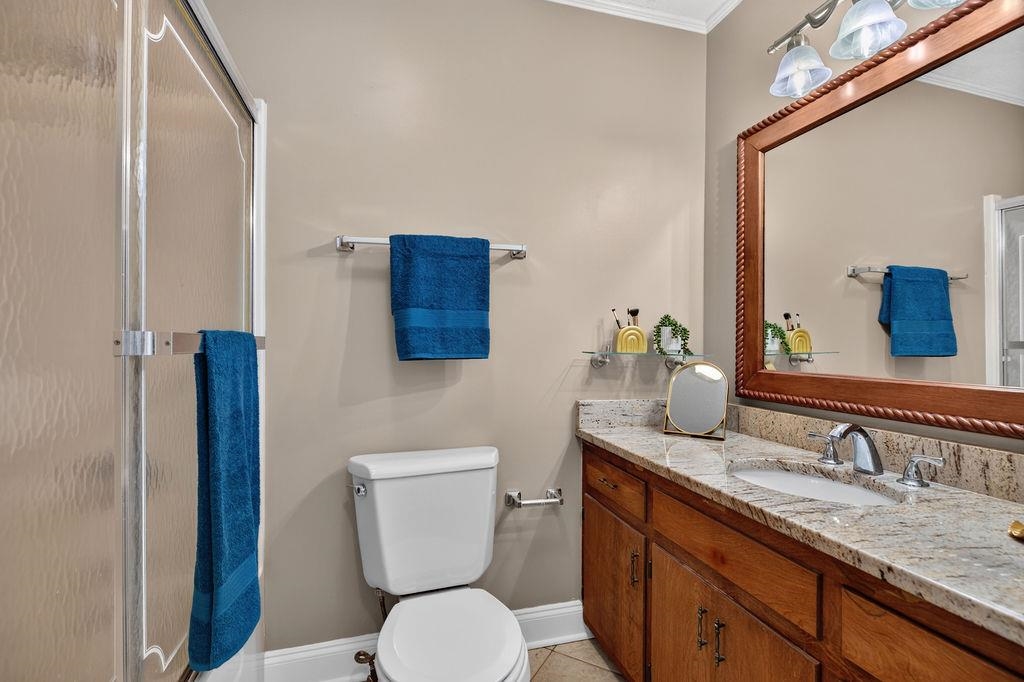 7 FEATHERSTONE DR