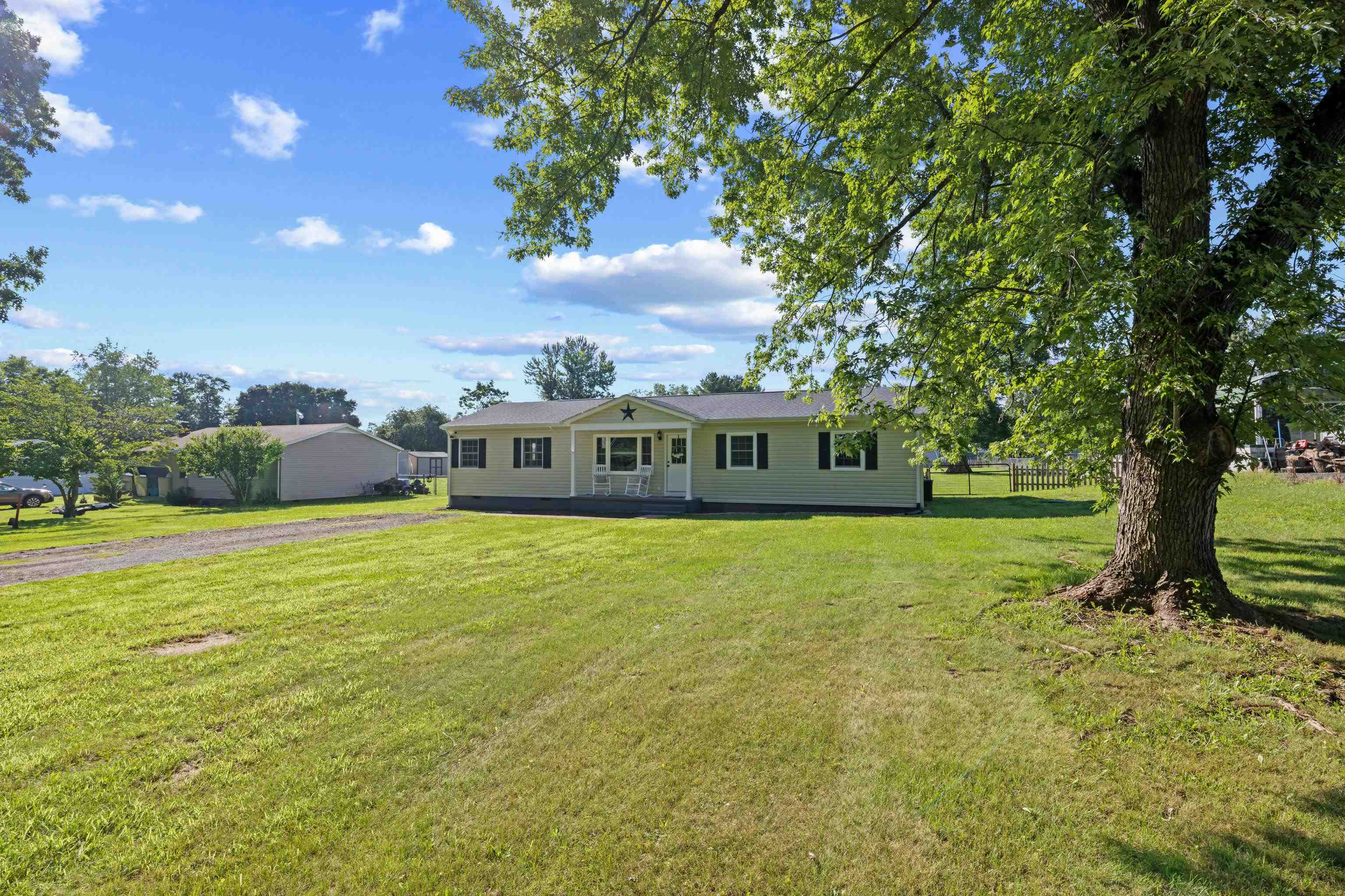 440 DRY BRANCH RD