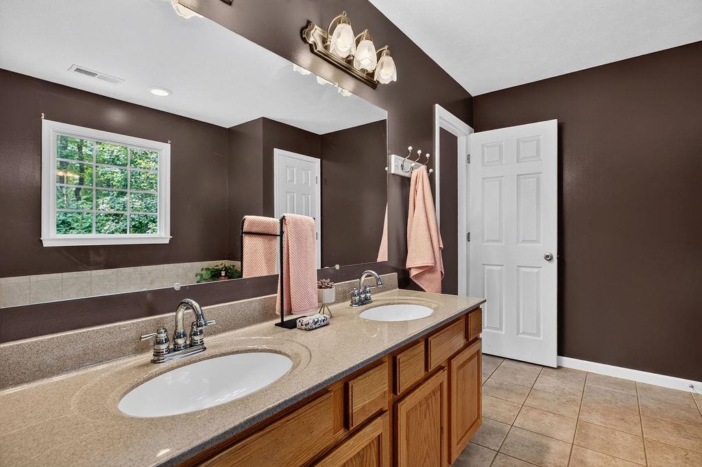310 ARROWHEAD LN