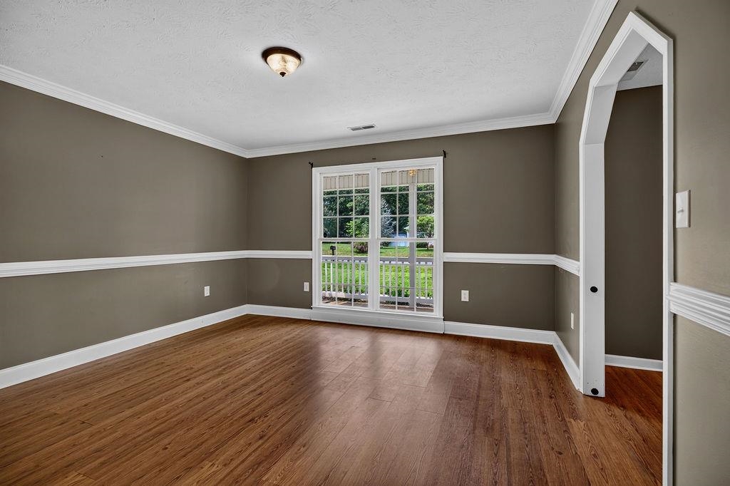 310 ARROWHEAD LN