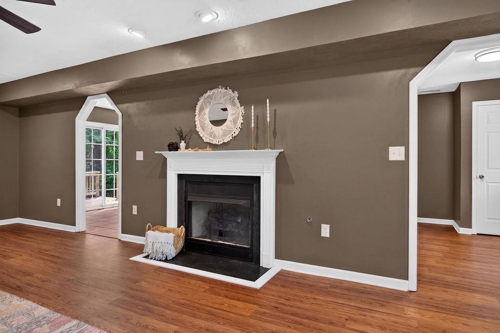 310 ARROWHEAD LN