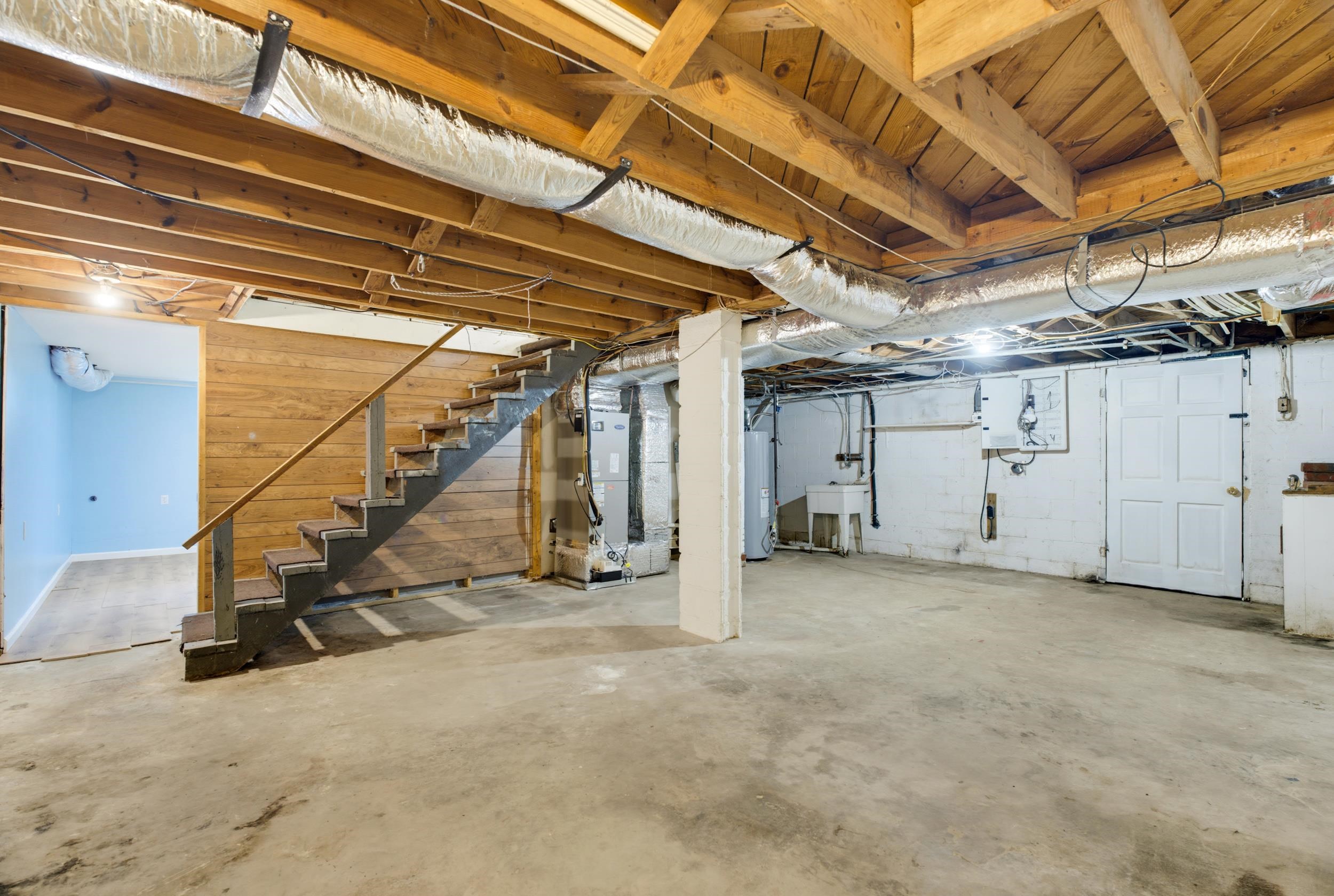 117 RIVER RD