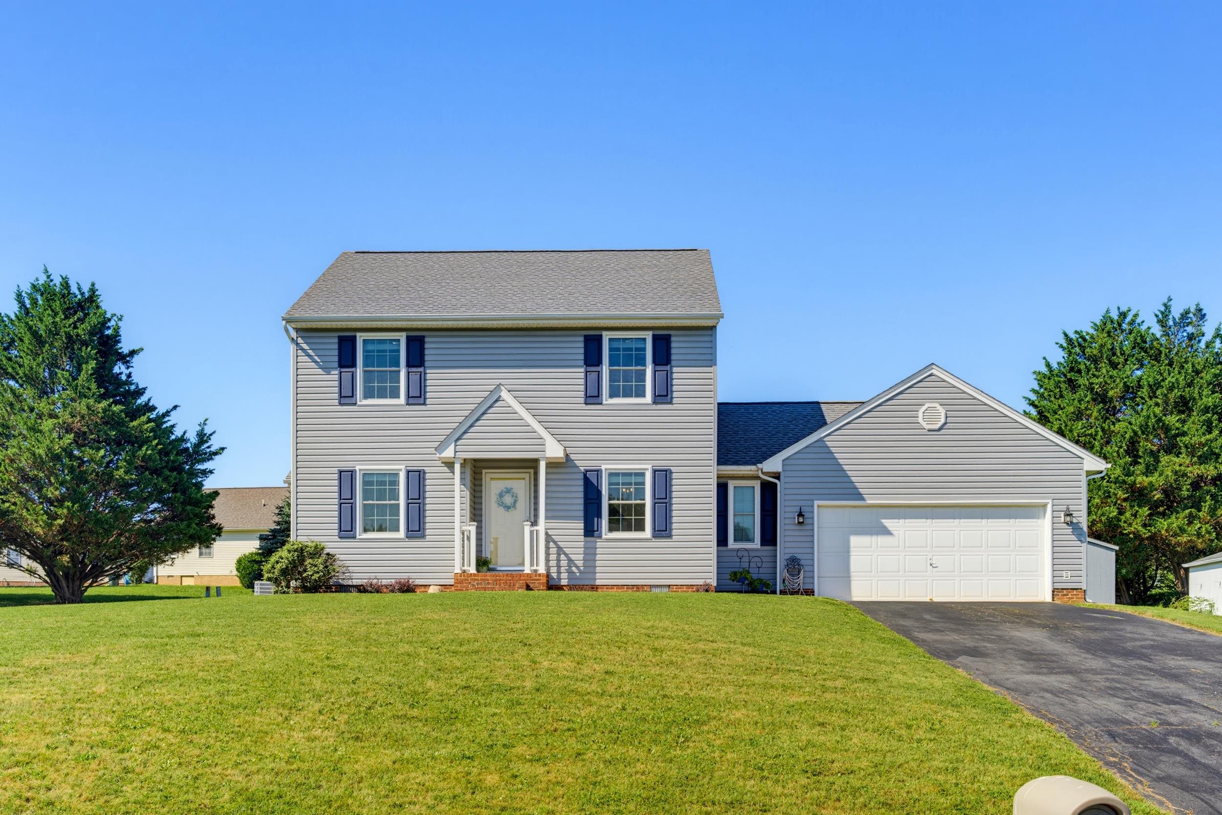 21 AMELIA DR