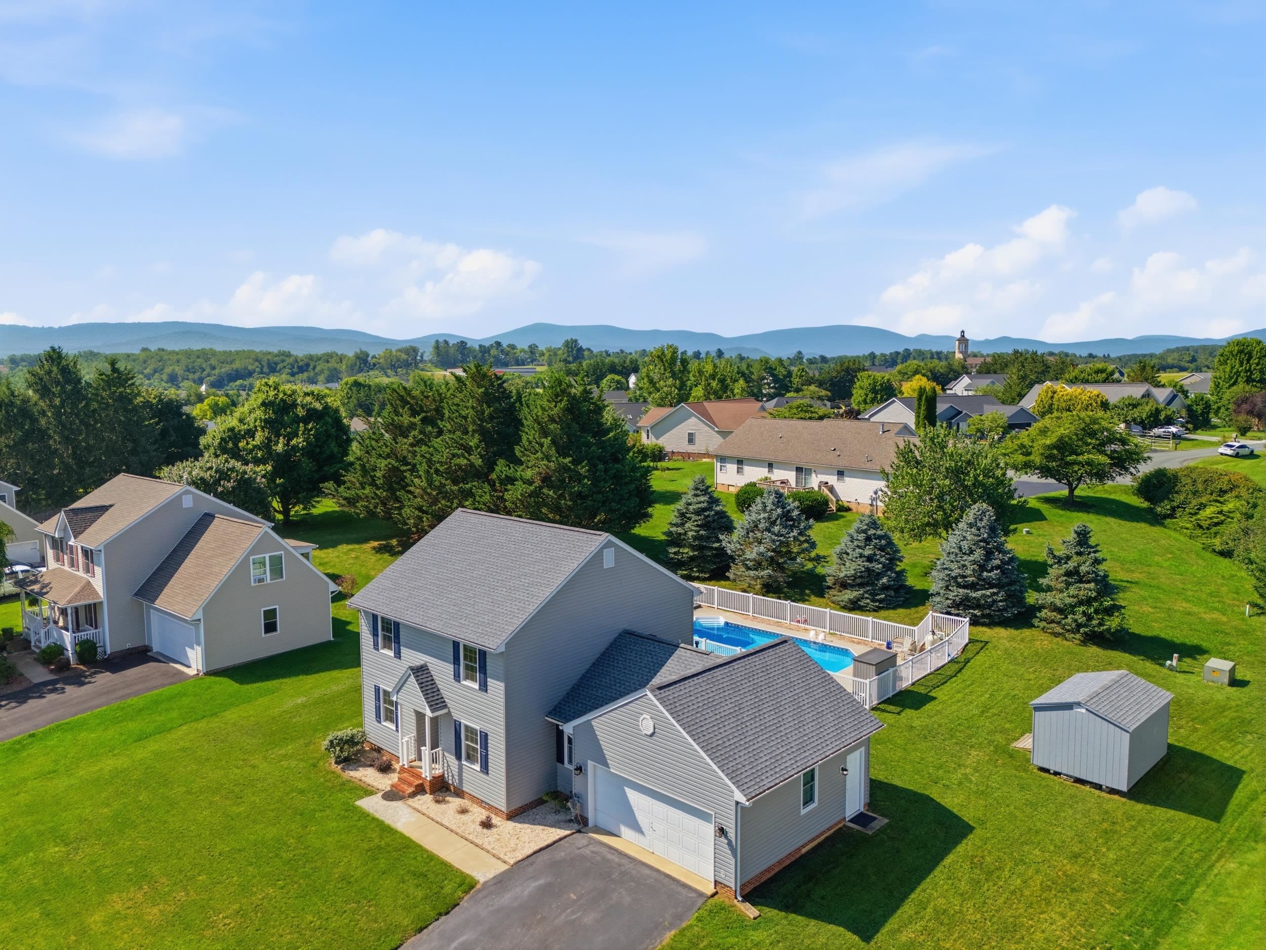 21 AMELIA DR