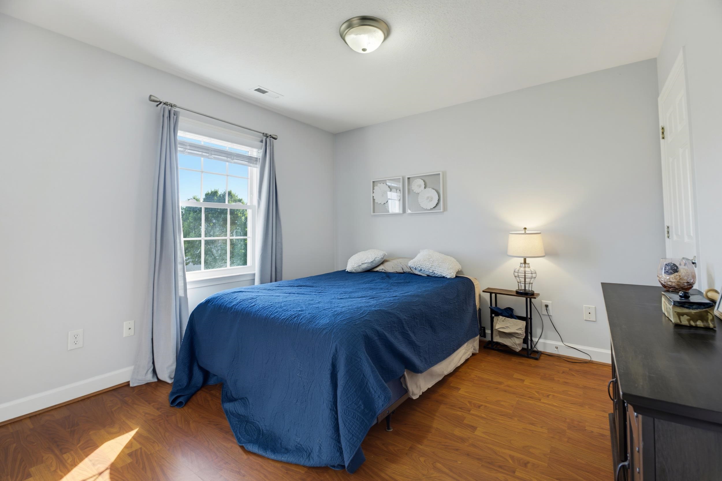 21 AMELIA DR