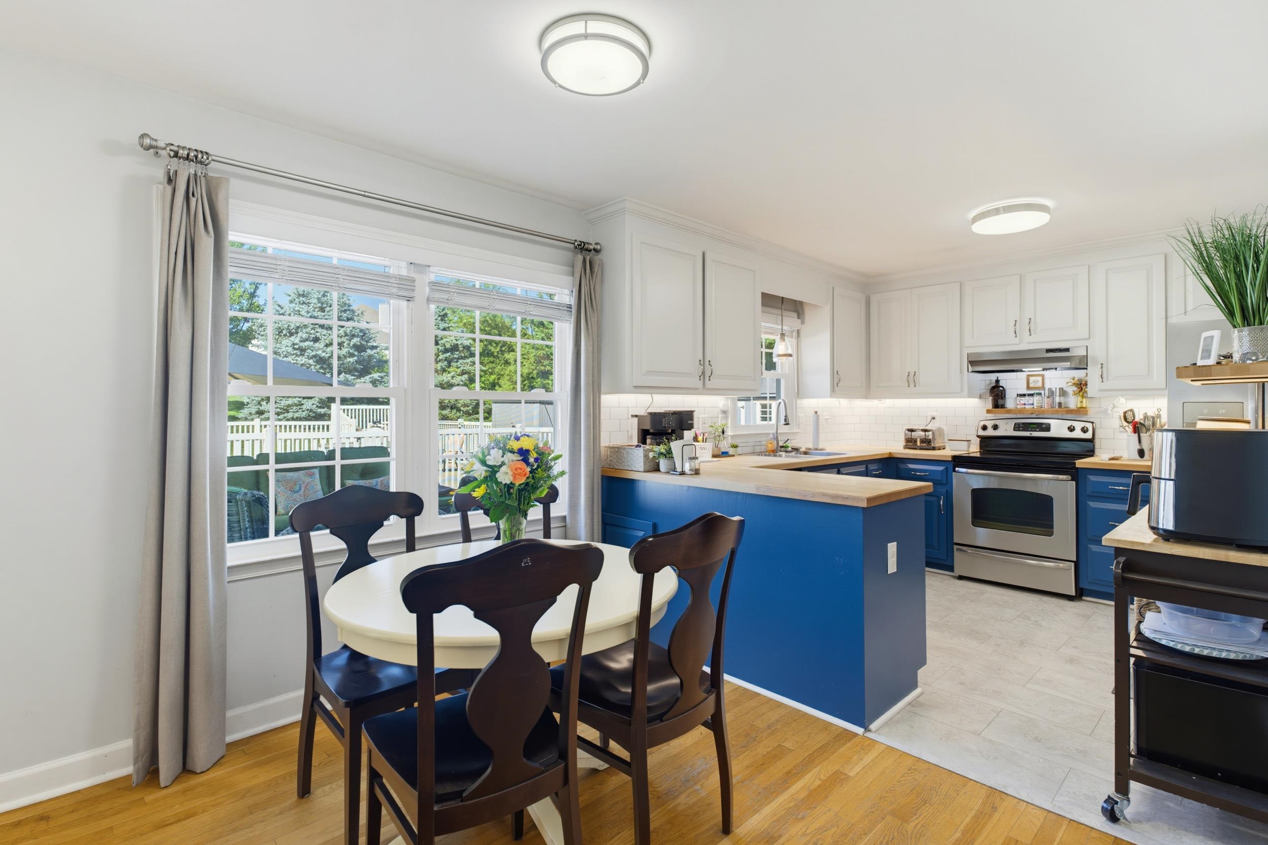 21 AMELIA DR