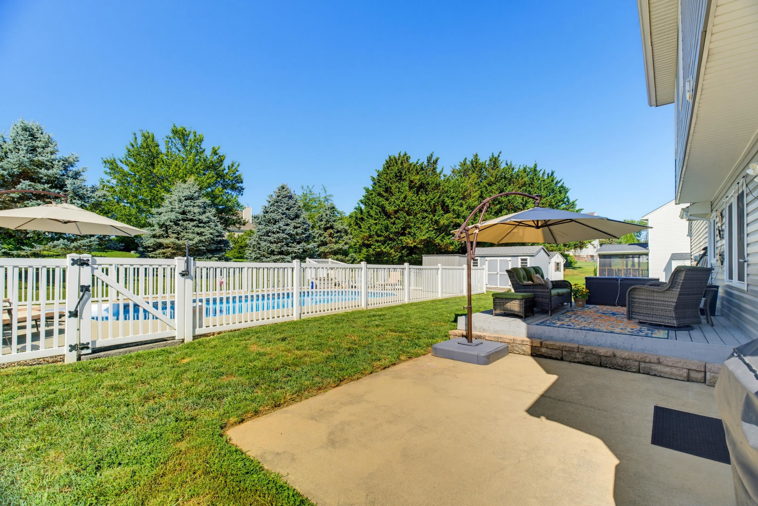 21 AMELIA DR