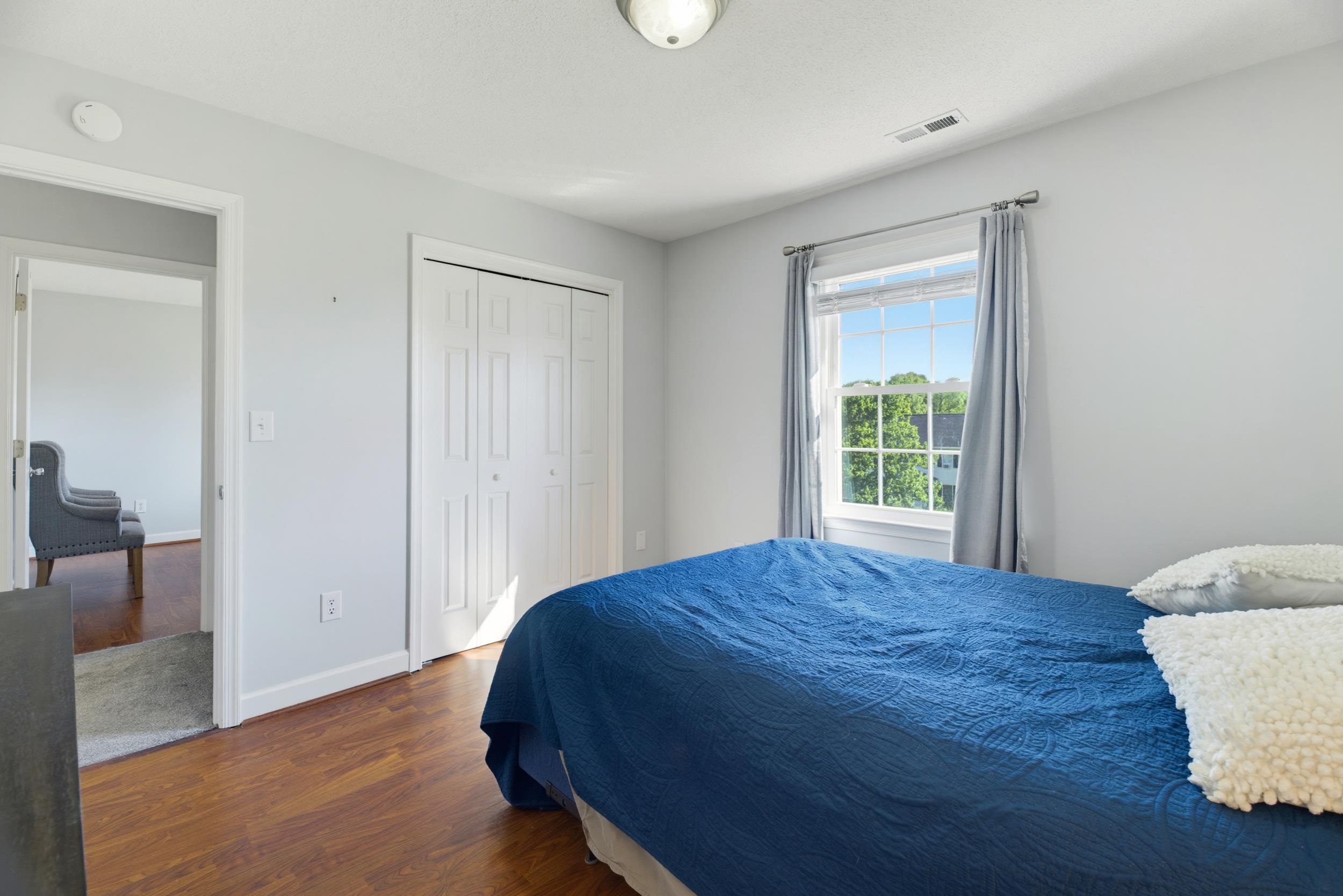 21 AMELIA DR