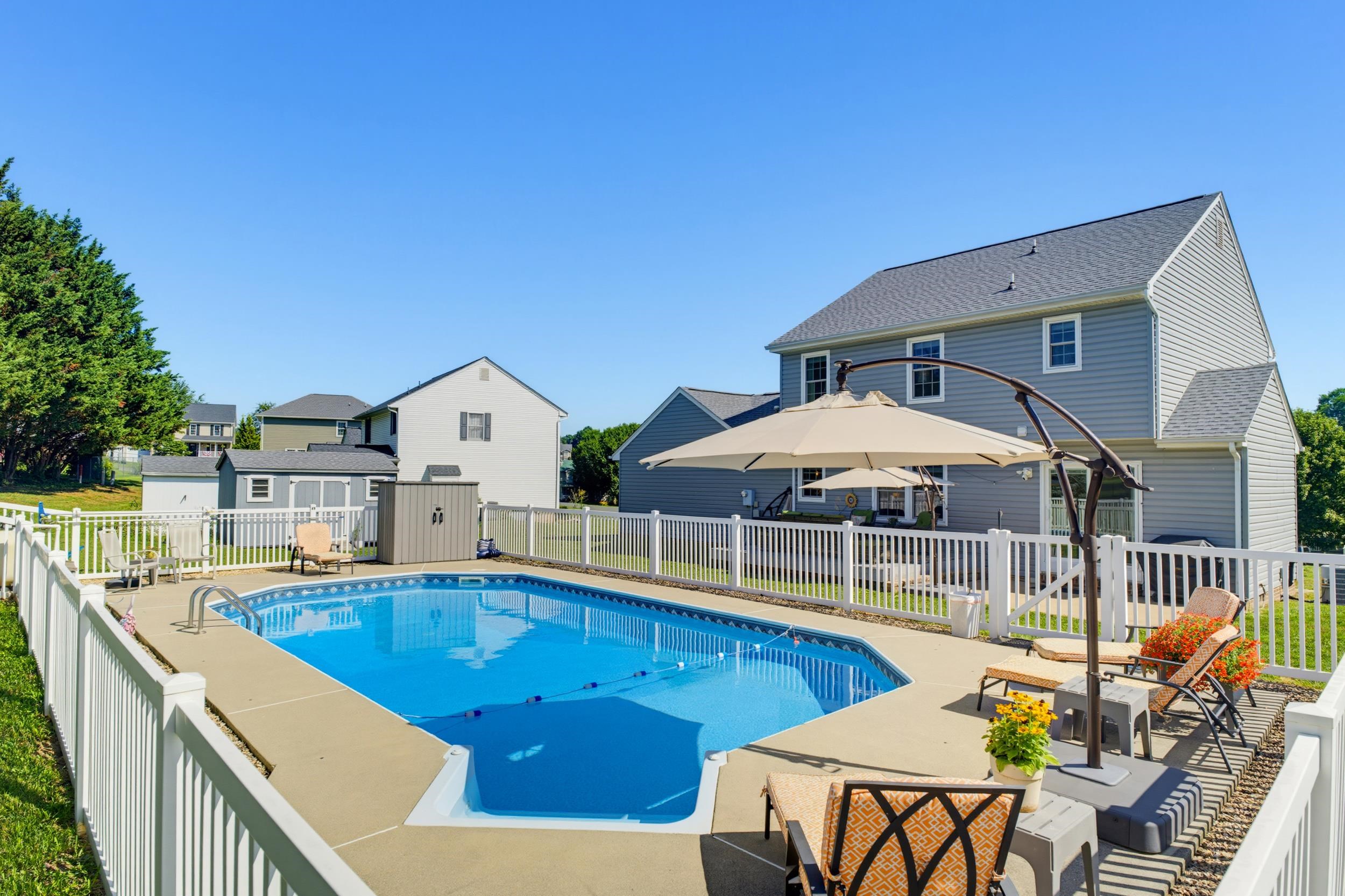 21 AMELIA DR