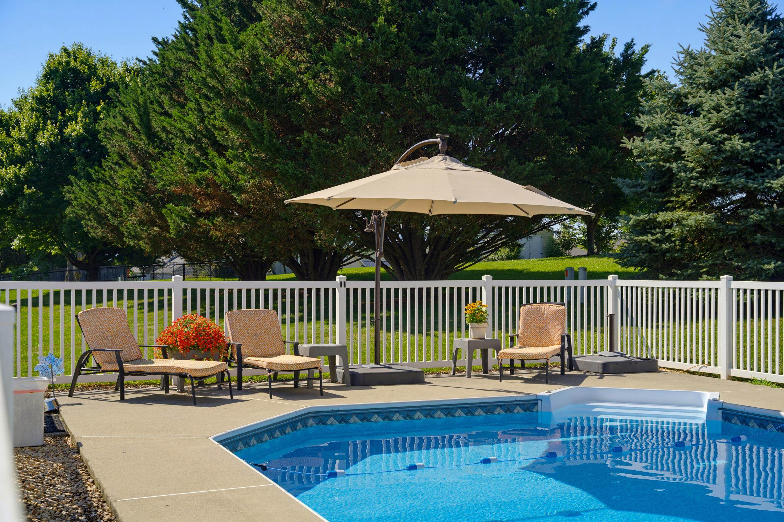 21 AMELIA DR