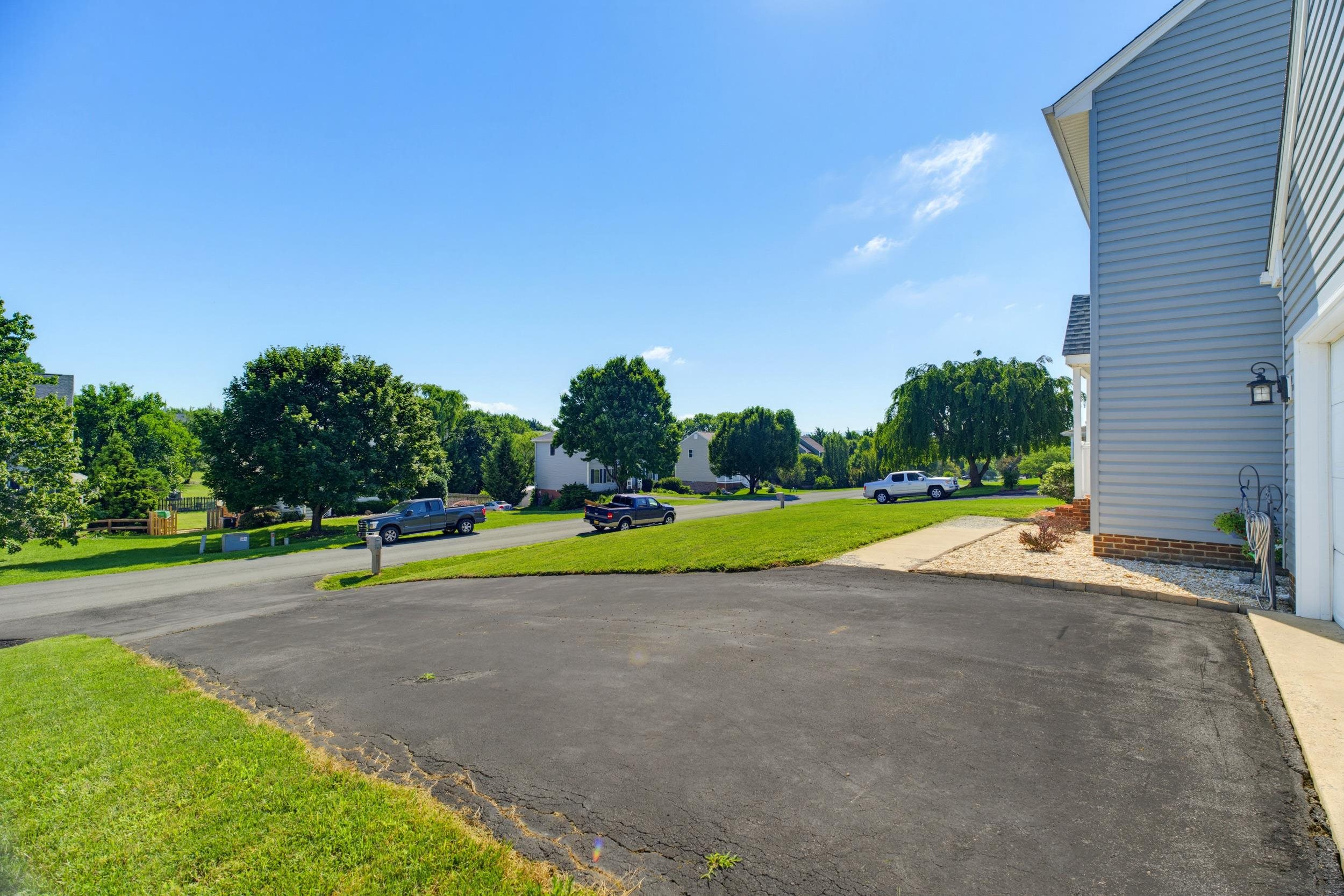 21 AMELIA DR