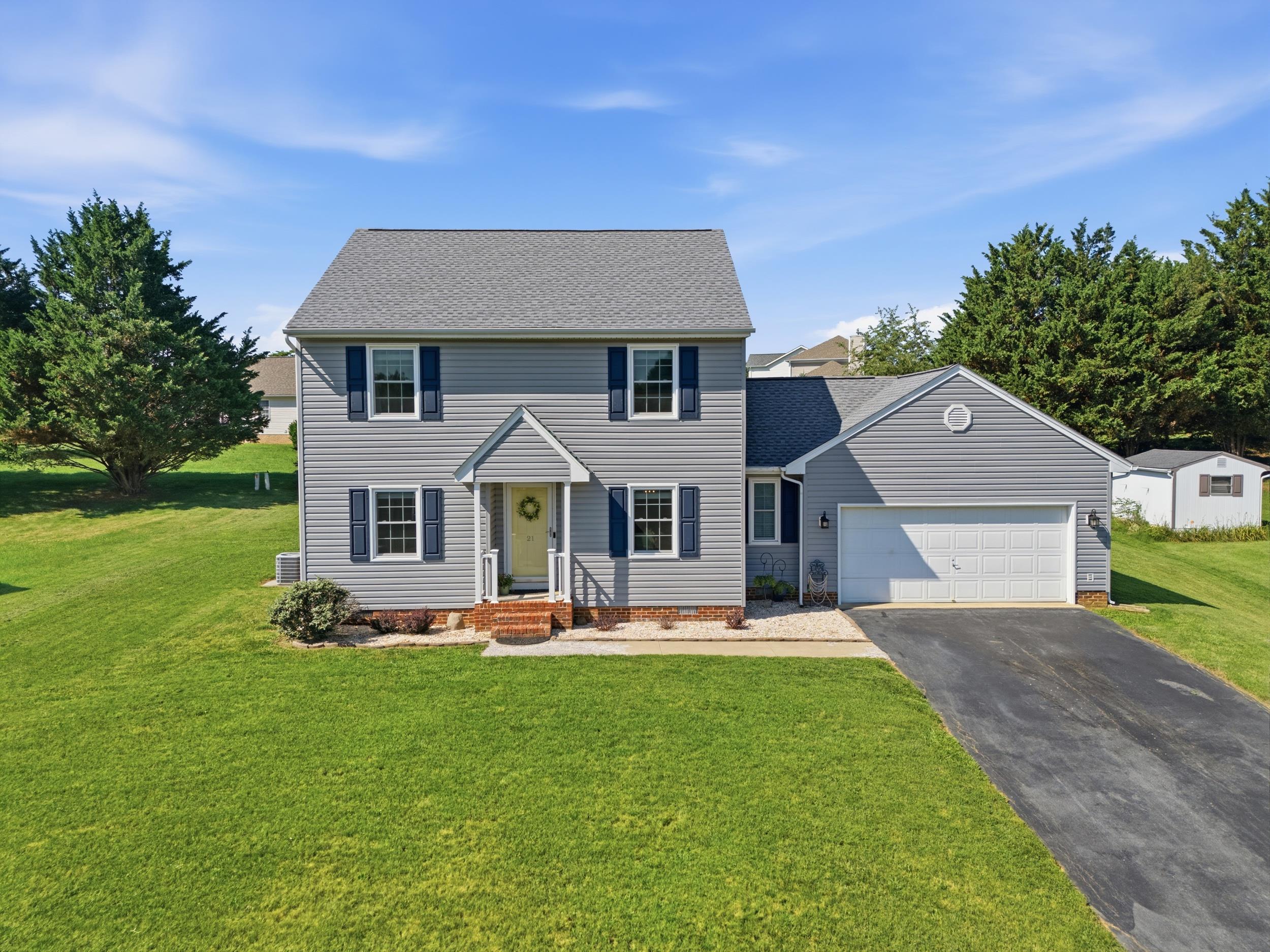 21 AMELIA DR
