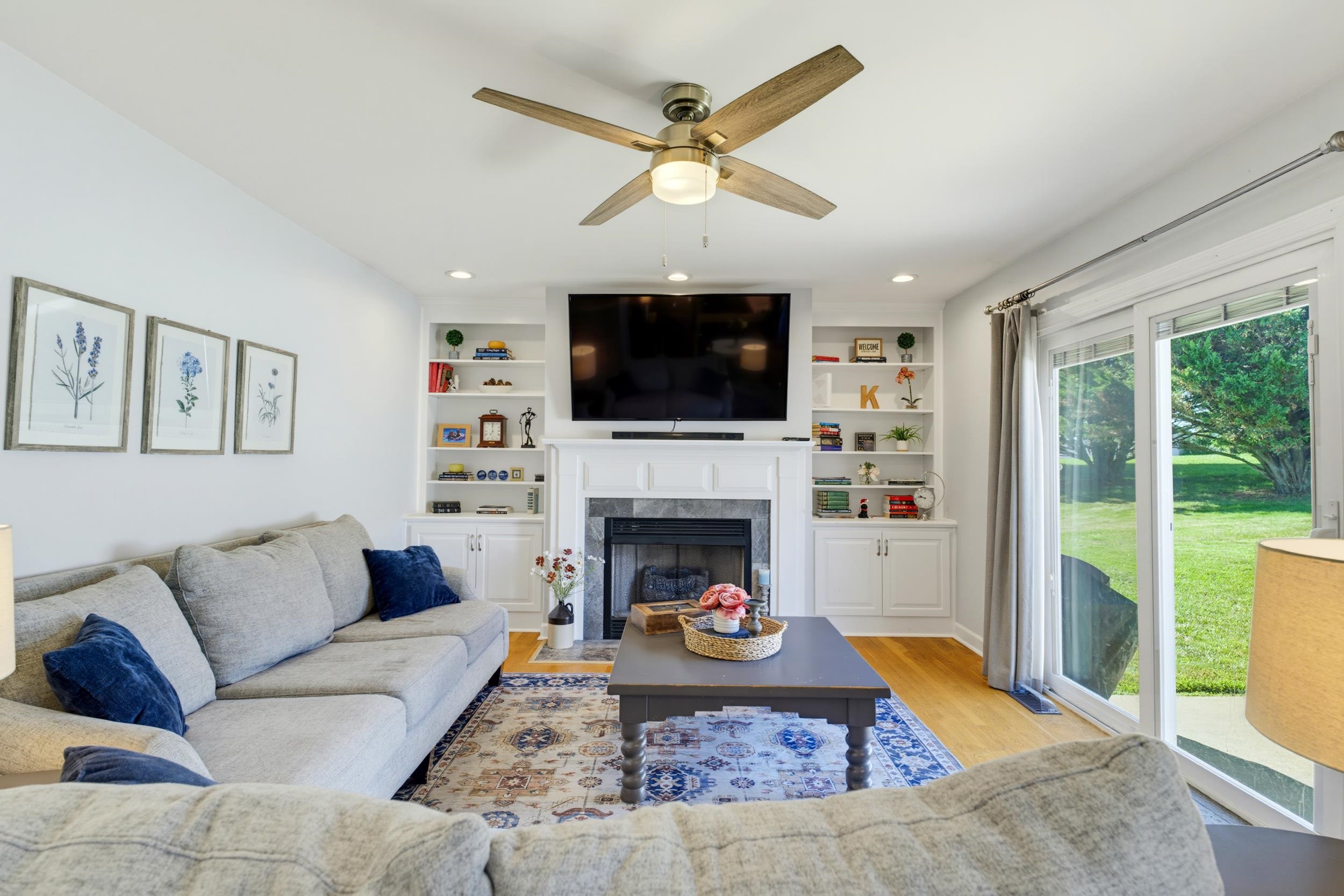 21 AMELIA DR