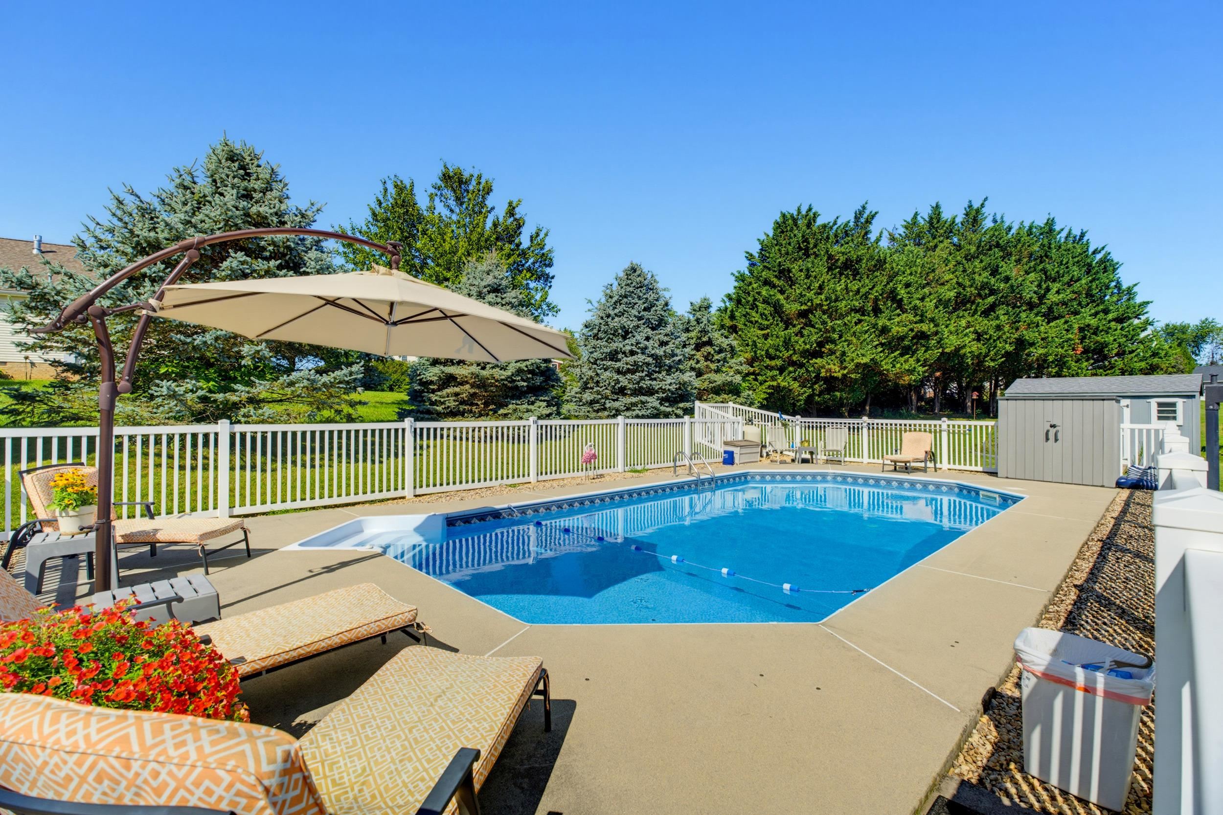 21 AMELIA DR