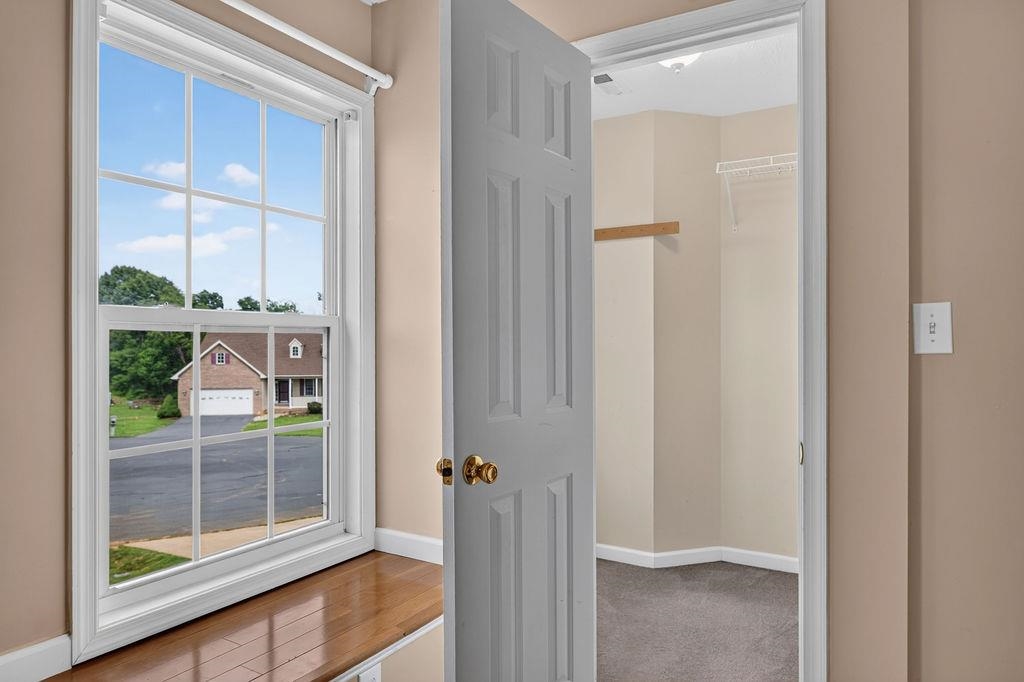7 LITTLE JOHN CT